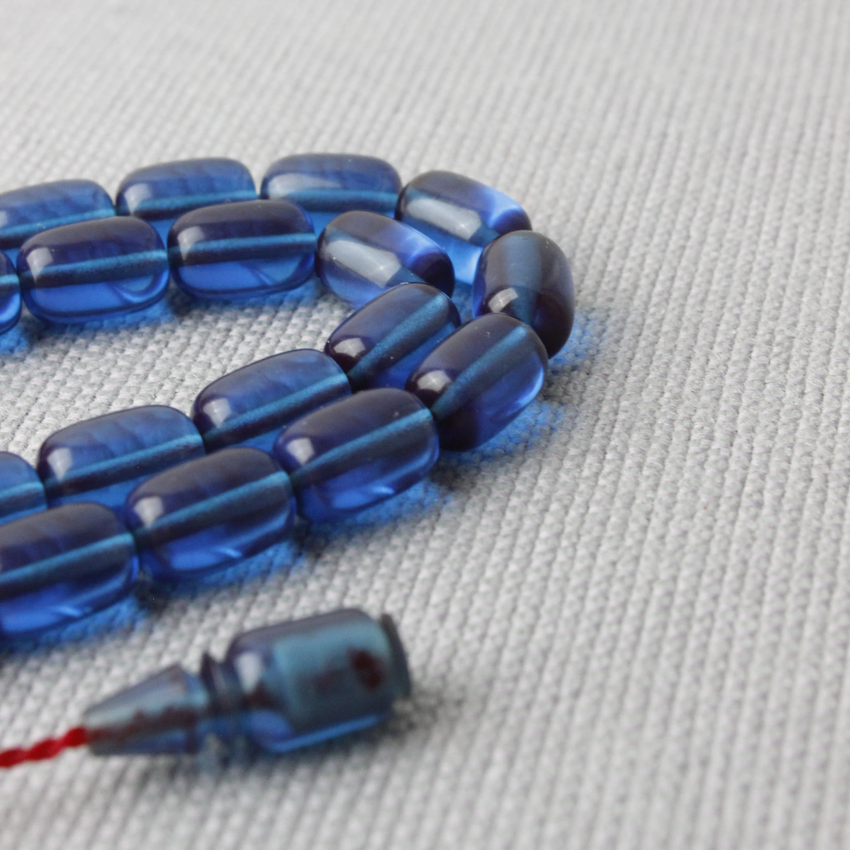 El Boy Usta İmzalı Kapsül Kesim Mavi Renk Sıkma Kehribar Tespih