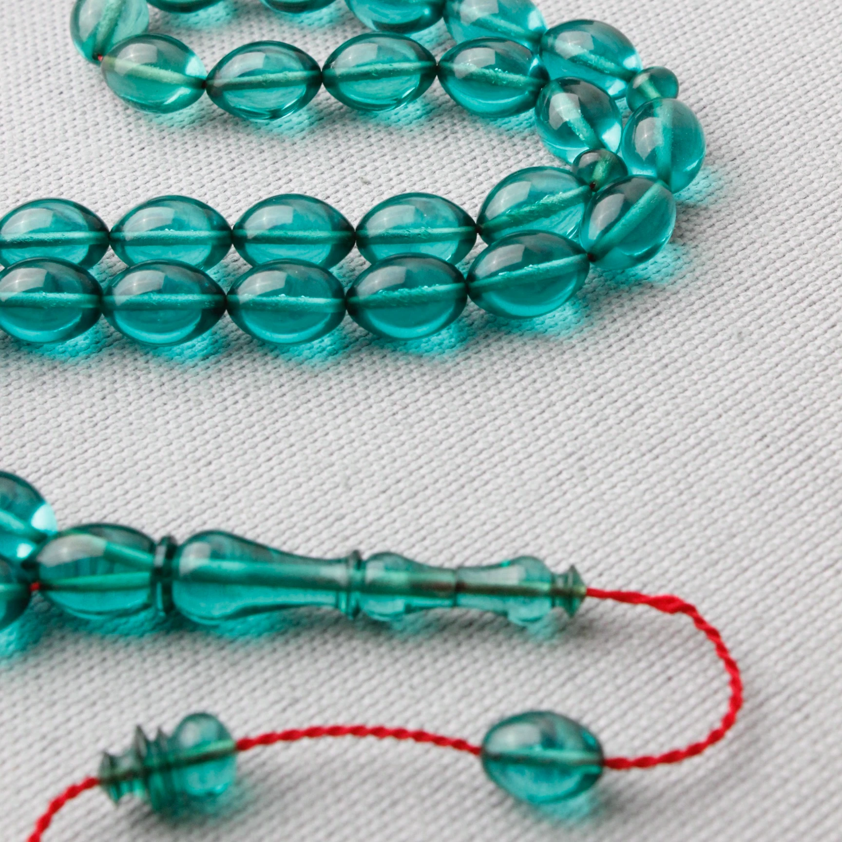 Ali Baba Usta İmzalı Beyzi Model Turkuaz Renk Sıkma Kehribar Tespih