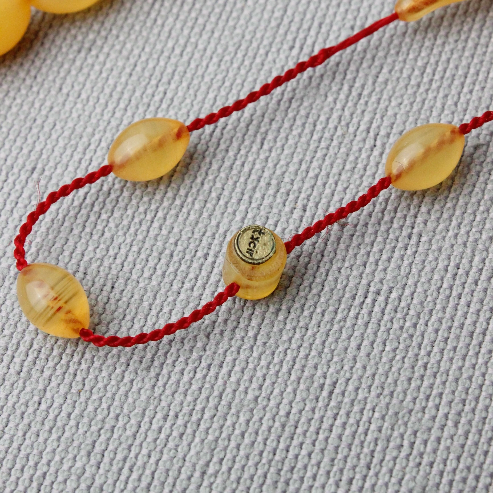 Tacir Usta İmzalı Beyzi Model Hareli Sıkma Kehribar Tespih