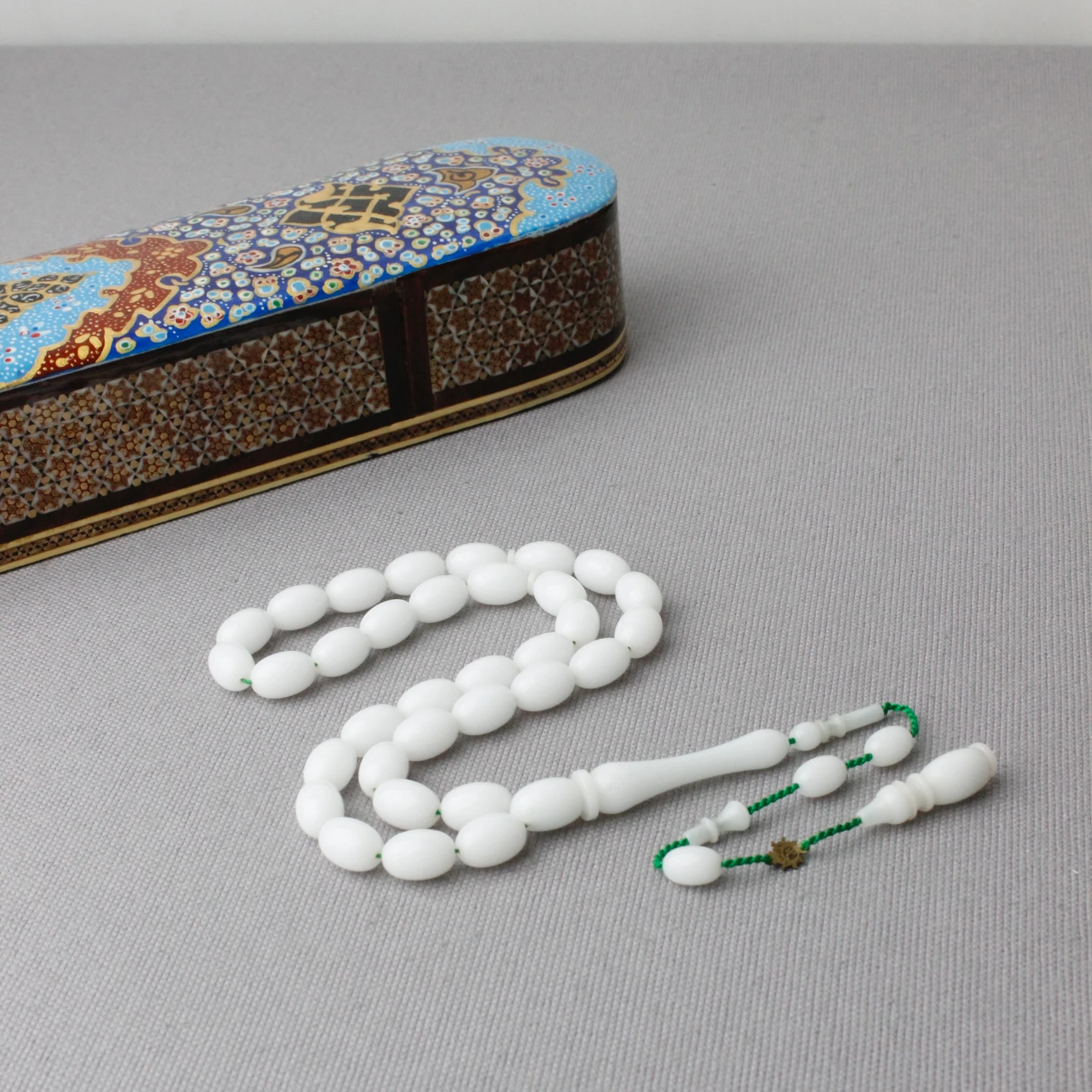 Ramazan Güneş Usta İmzalı Kar Beyaz Renkte Katalin Tespih