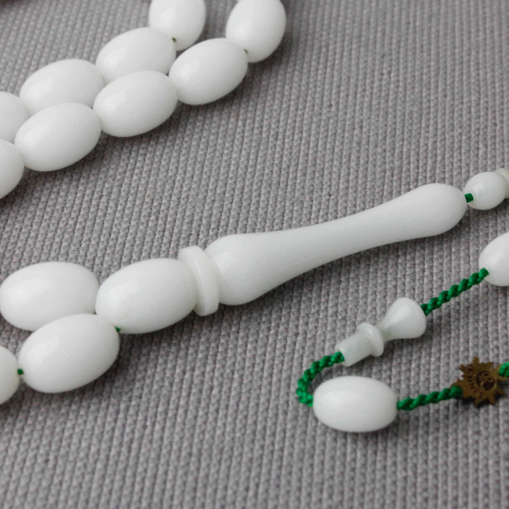 Ramazan Güneş Usta İmzalı Kar Beyaz Renkte Katalin Tespih