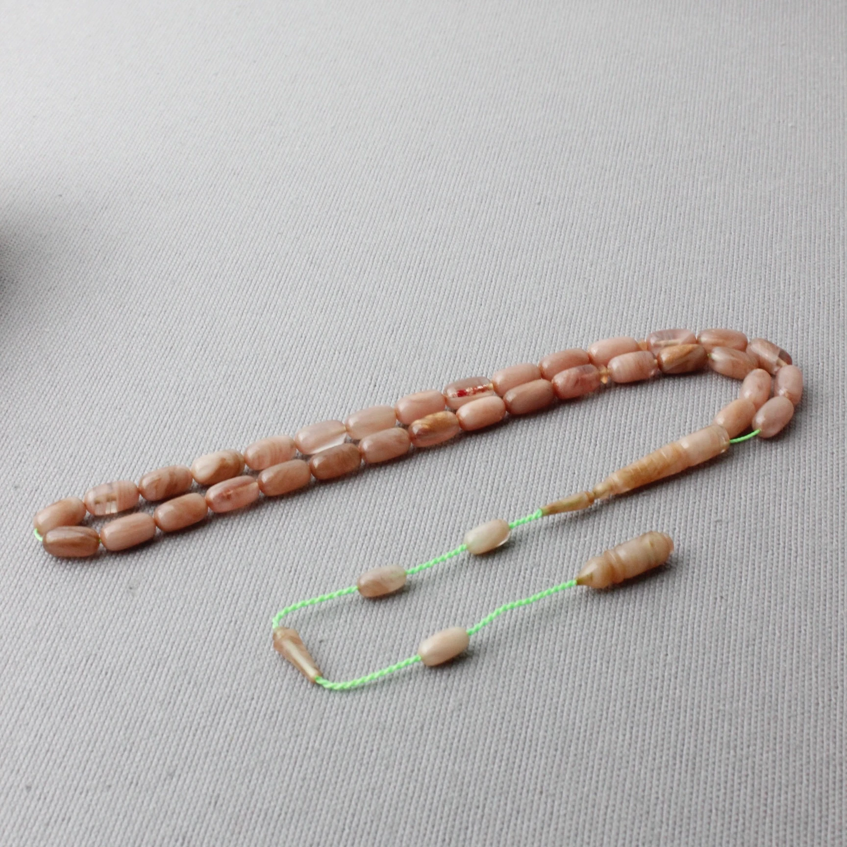 Yoğun Hareli Kapsül Kesim Usta İşçilikli Sıkma Kehribar Tespih