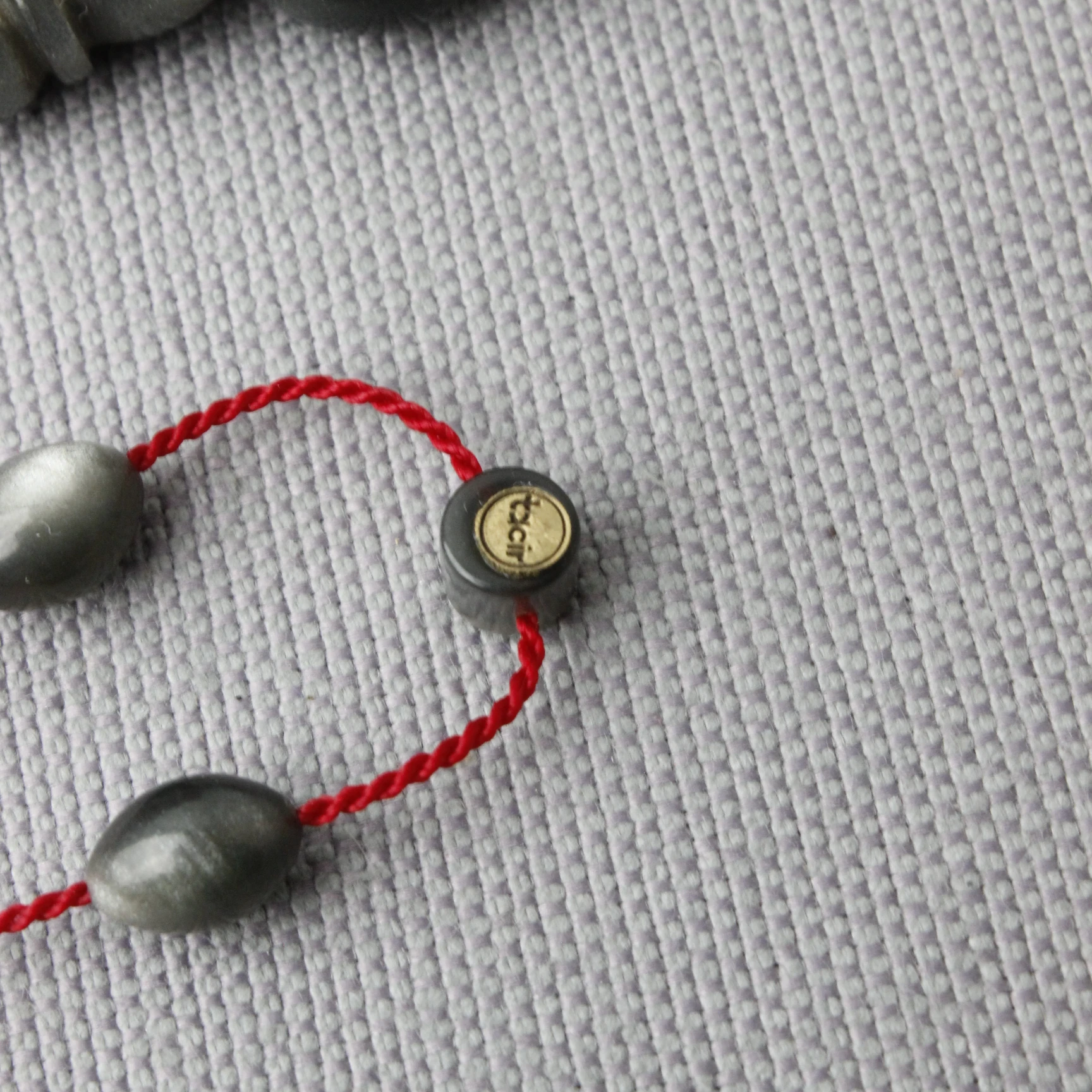 Özel Kutusunda Ham Malzemesiyle Beraber Tacir Usta İmzalı Sedefli Sıkma Kehribar Tespih