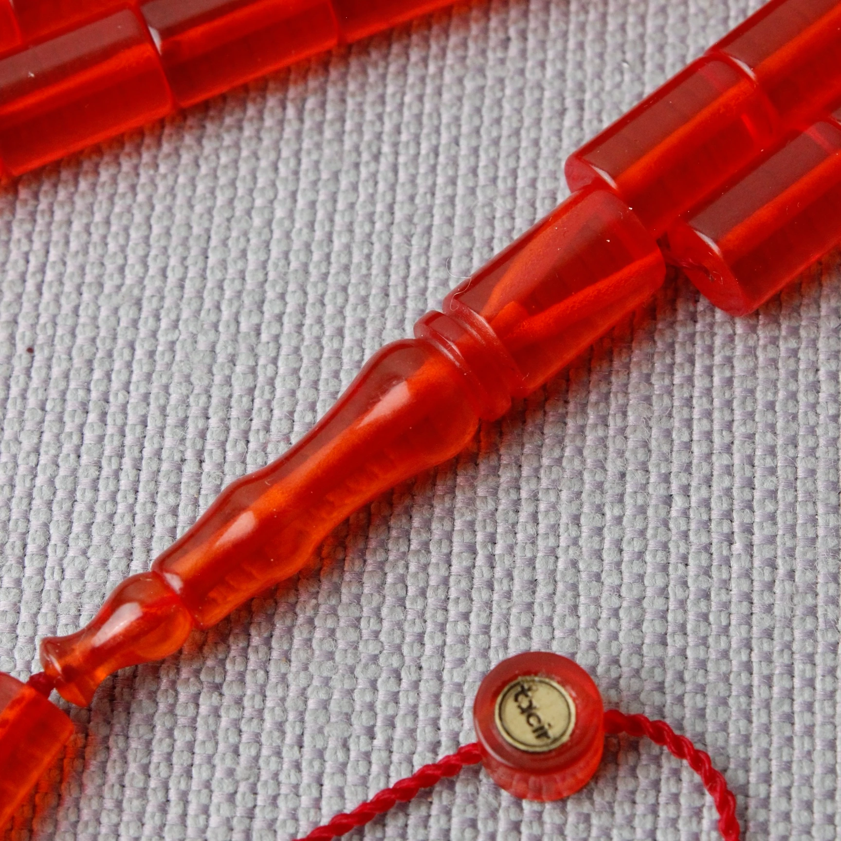 Tacir Usta İmzalı Kesme Model Kırmızı Renk Sıkma Kehribar Tespih