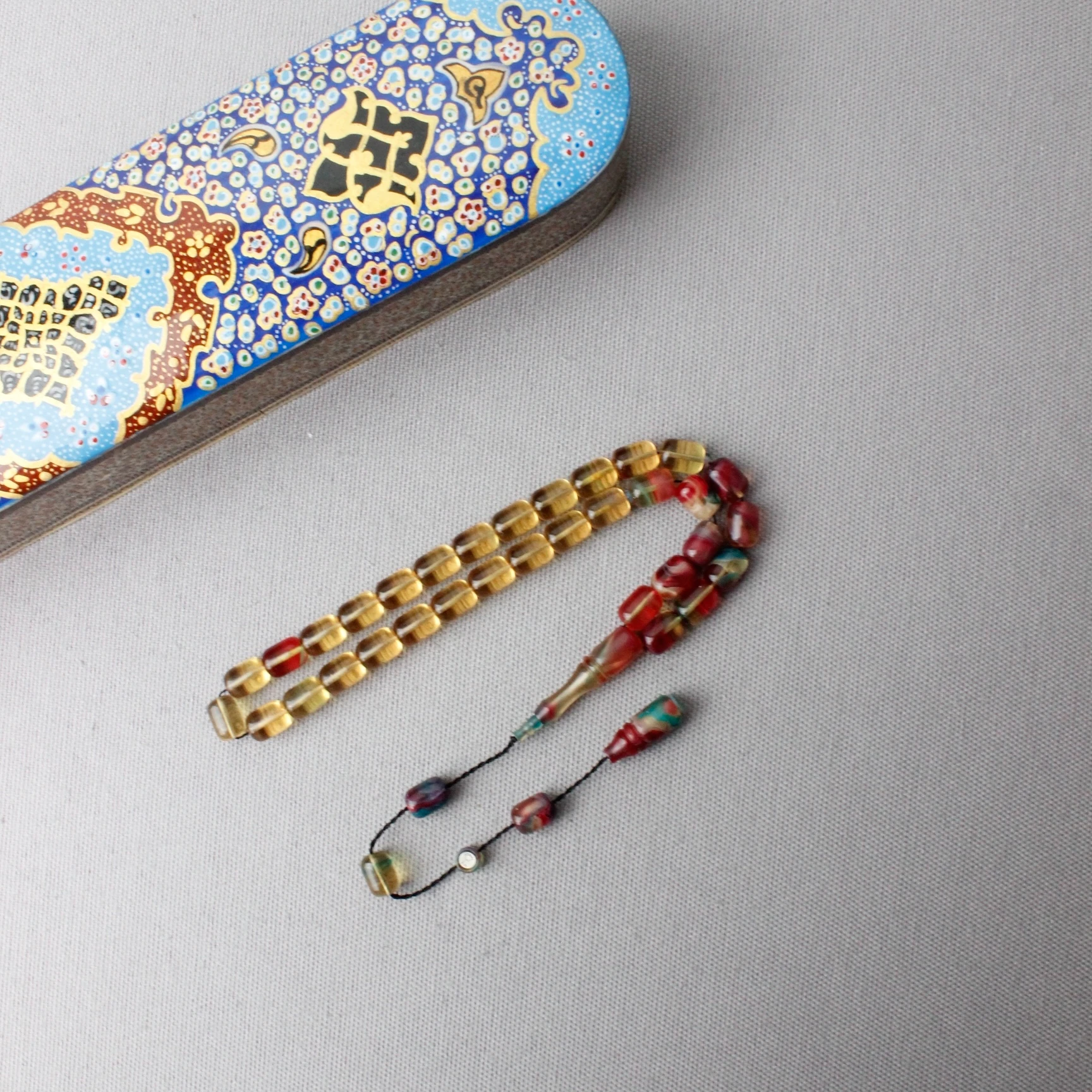 Kemal Kuş Usta İmzalı Hareli Sıkma Kehribar Tespih