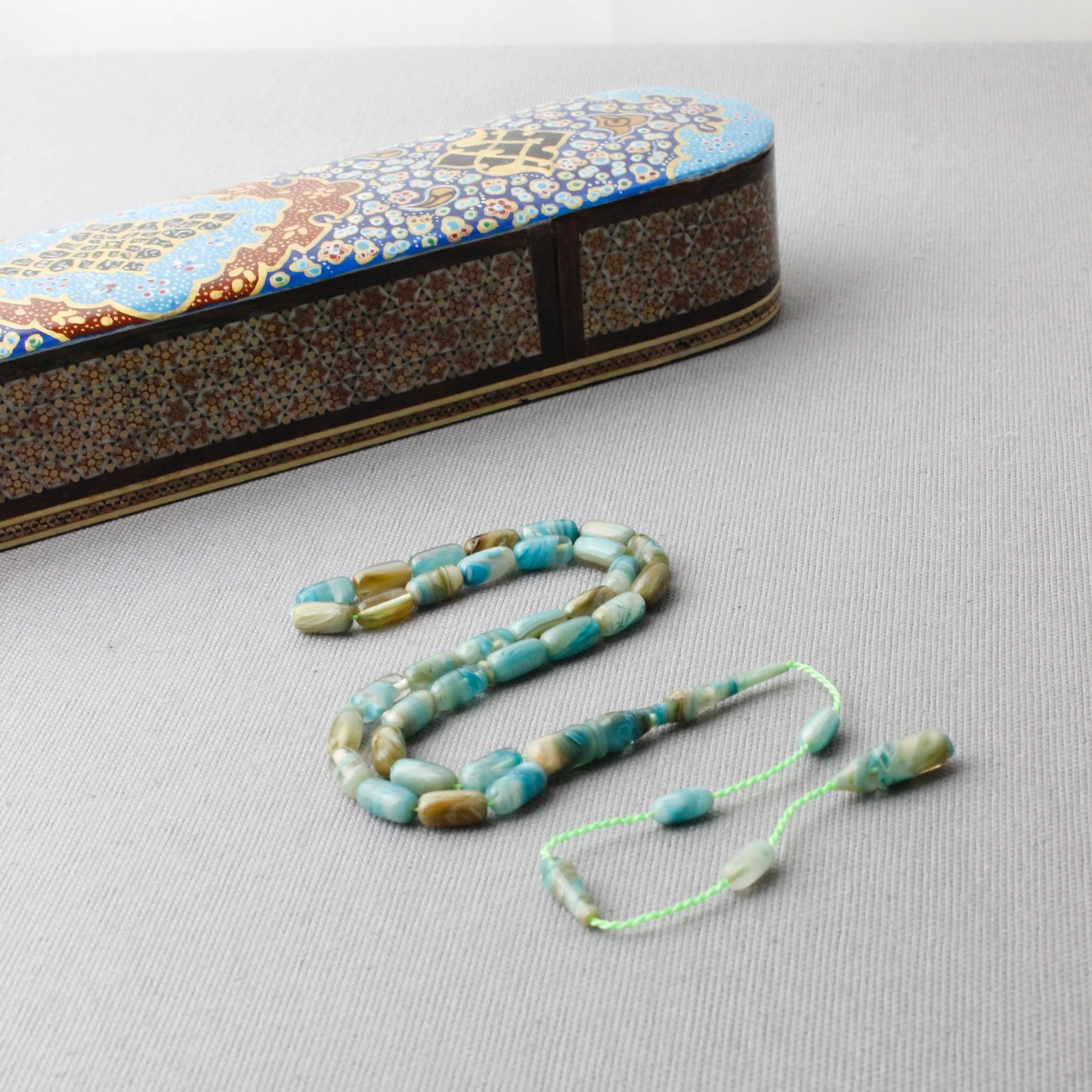 Deniz Mavisi Hareli Kapsül Kesim Usta İşçilikli Sıkma Kehribar Tespih