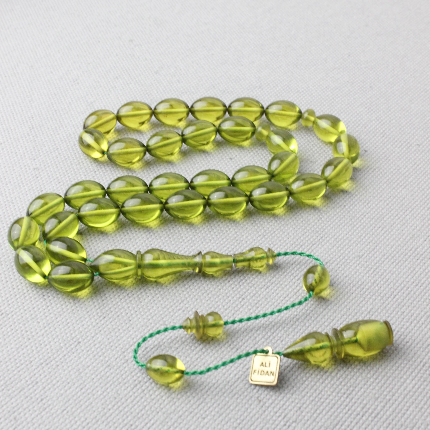 Ali Fidan Usta İmzalı Beyzi Model Yeşil Renk Ateş Kehribar Tespih