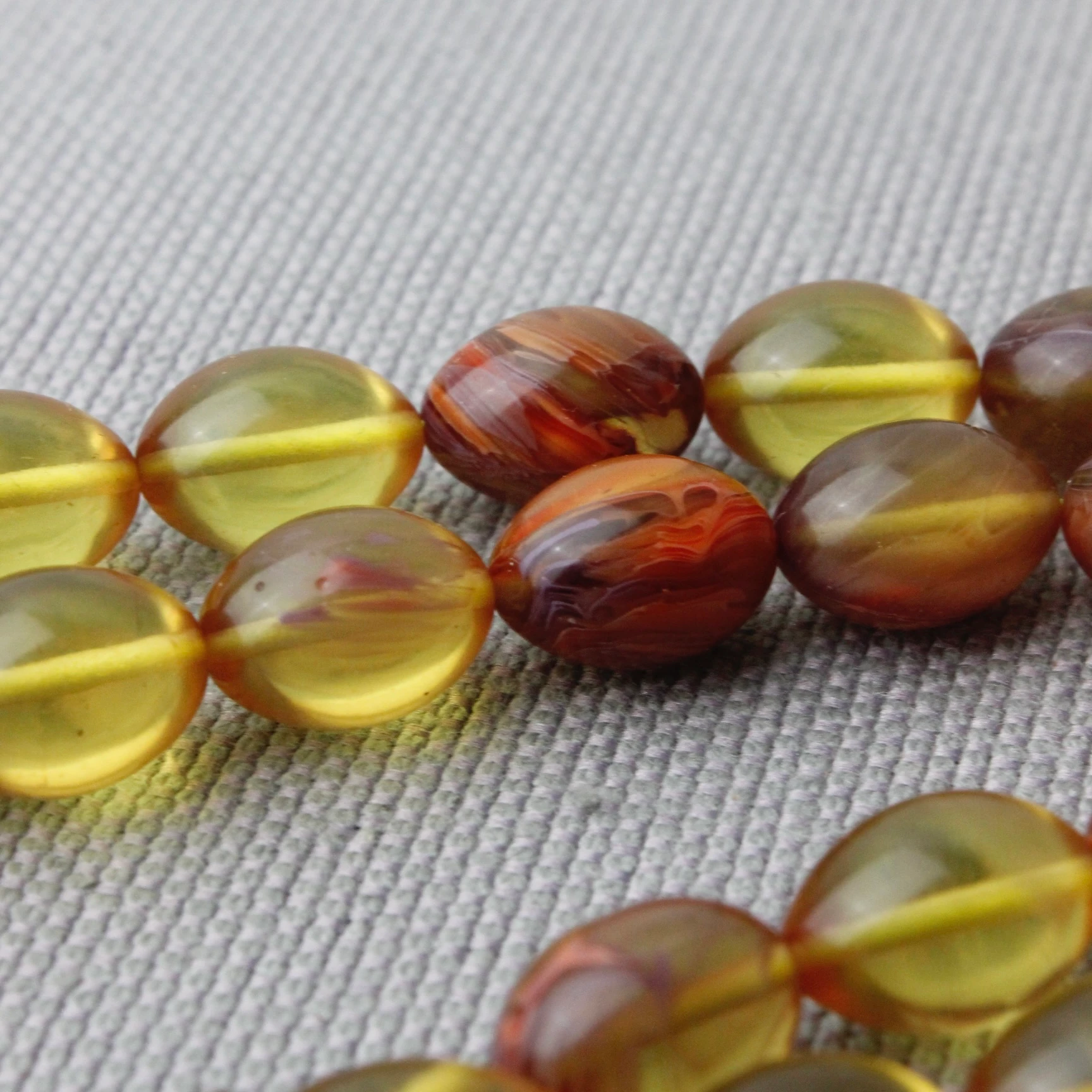 Bal Rengi Multicolor Hareli Beyzi Model Tacir Usta İmzalı Sıkma Kehribar Tespih