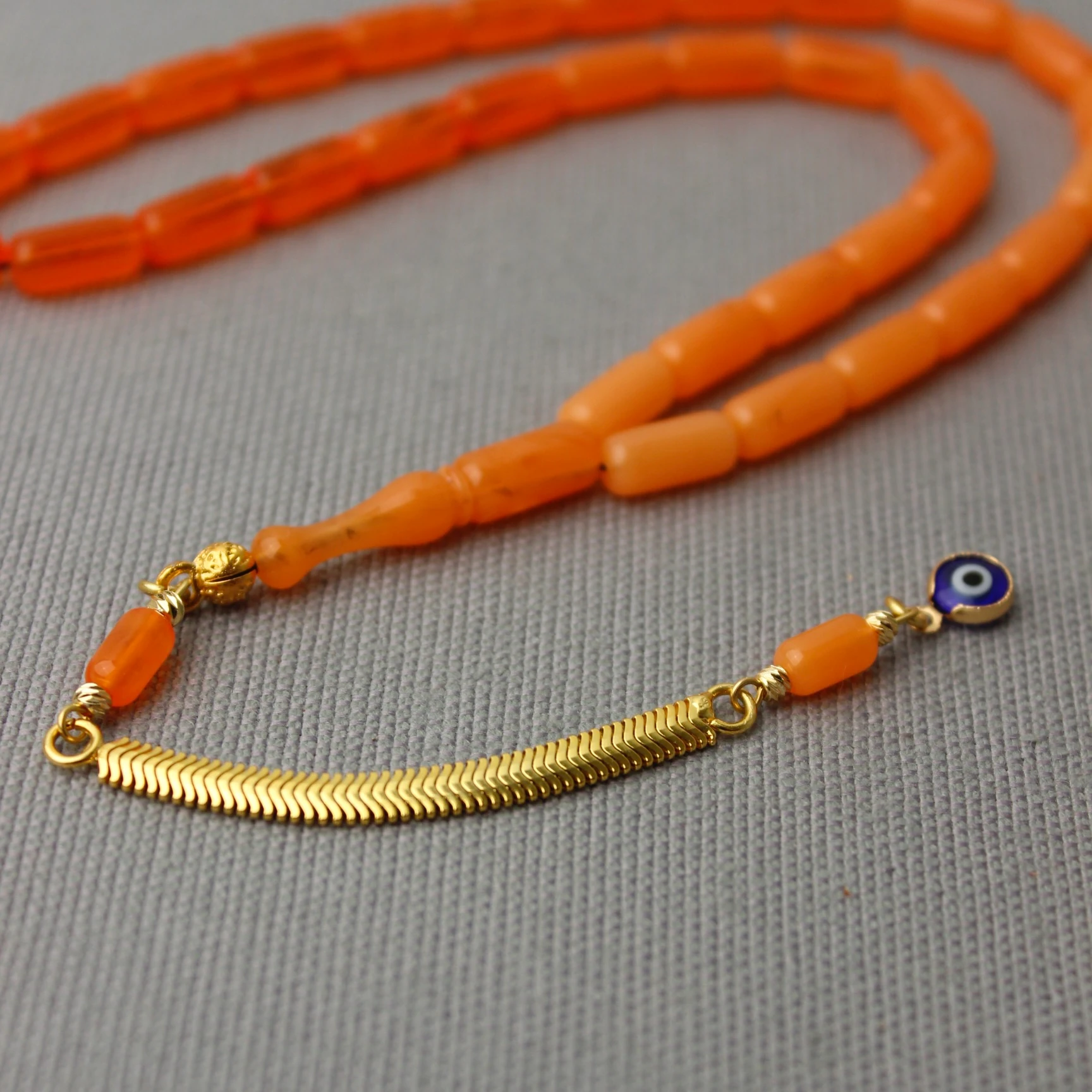 Kapsül Kesim Hareli Gümüş Püsküllü Portakal Renk Bakalit Tespih