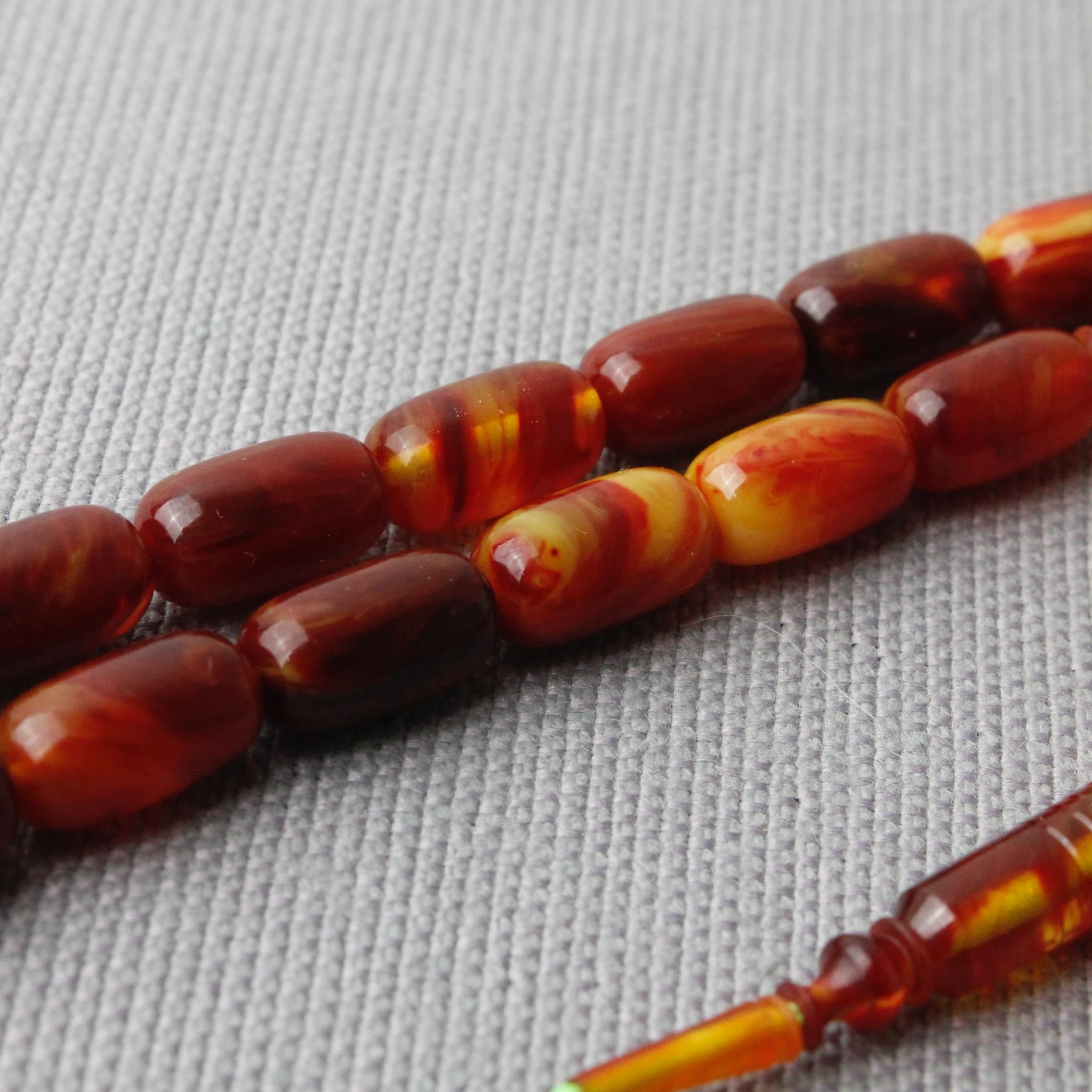 Yoğun Hareli Kapsül Kesim Usta İşçilikli Sıkma Kehribar Tespih