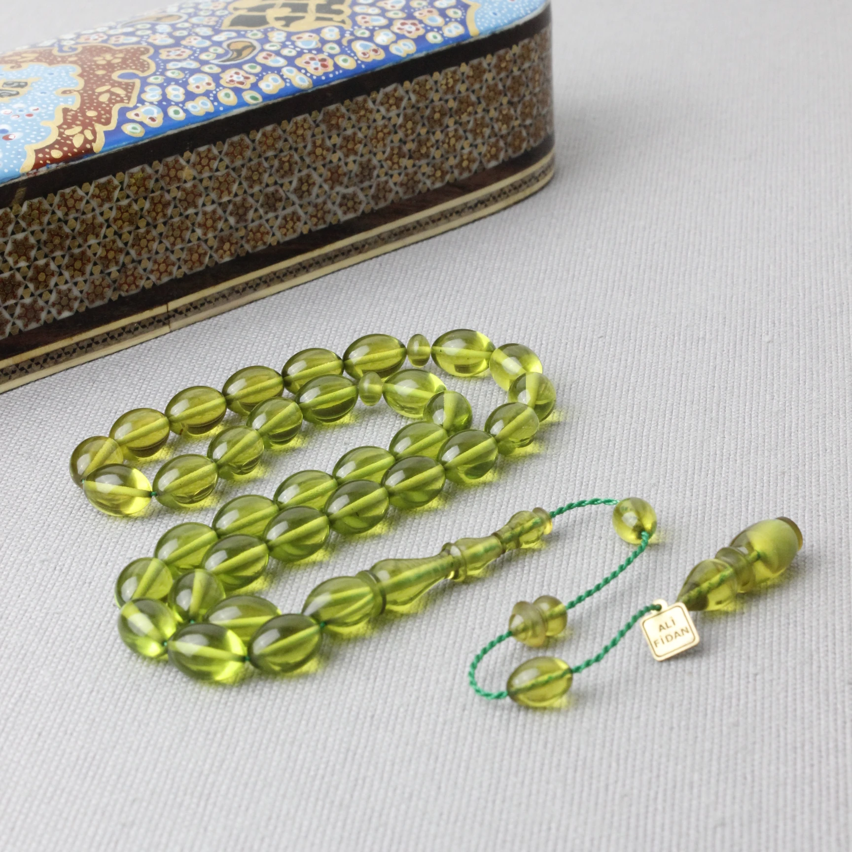 Ali Fidan Usta İmzalı Beyzi Model Yeşil Renk Ateş Kehribar Tespih