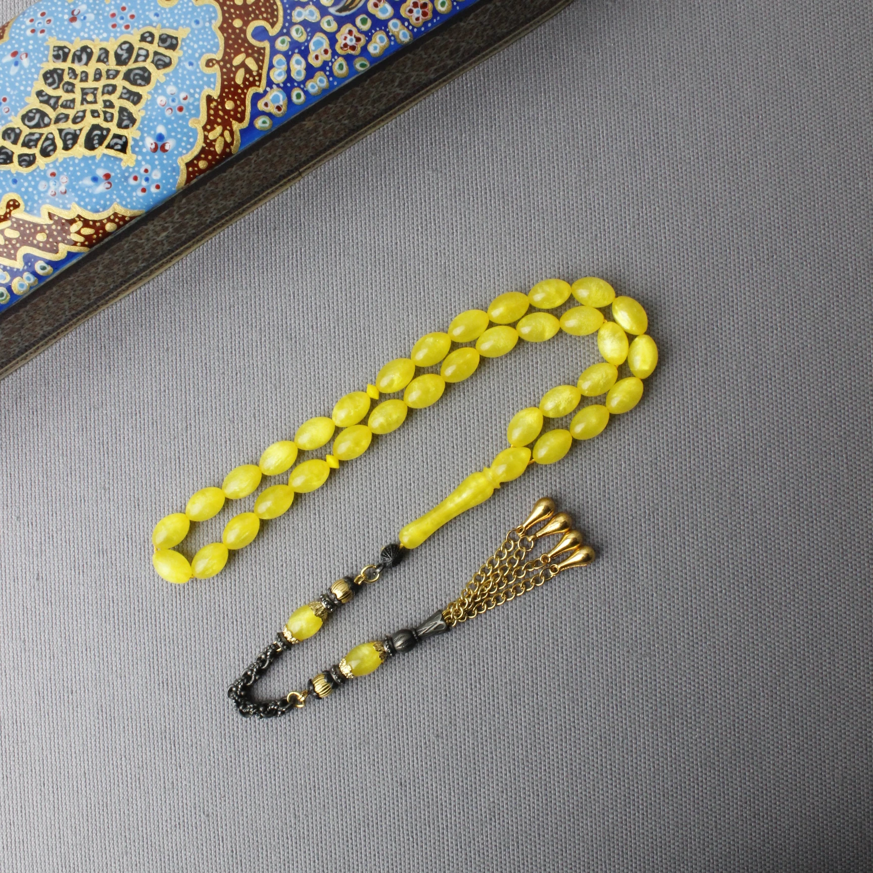 Simli Hamur Neon Sarı Beyzi Model Sıkma Kehribar Tespih