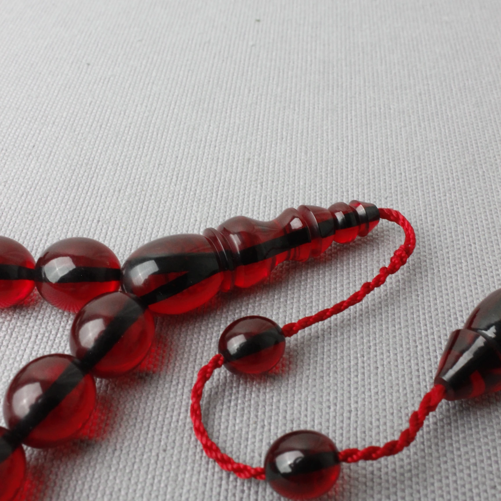 Efe Boy Kırmızı Renk Ateş Kehribar Tespih 