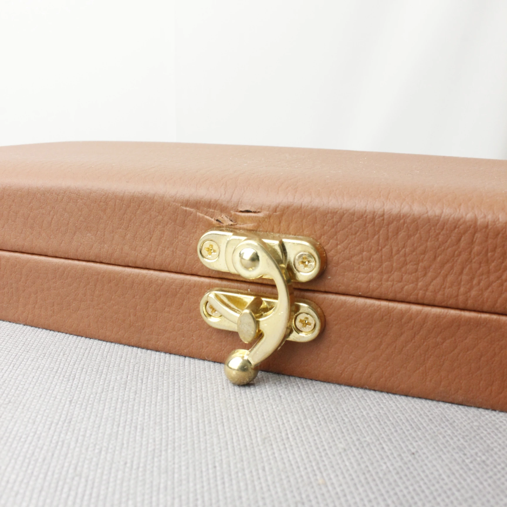 Özel Kutusunda Ham Maddesiyle Tacir Usta İmzalı Sedefli Sıkma Kehribar Tespih