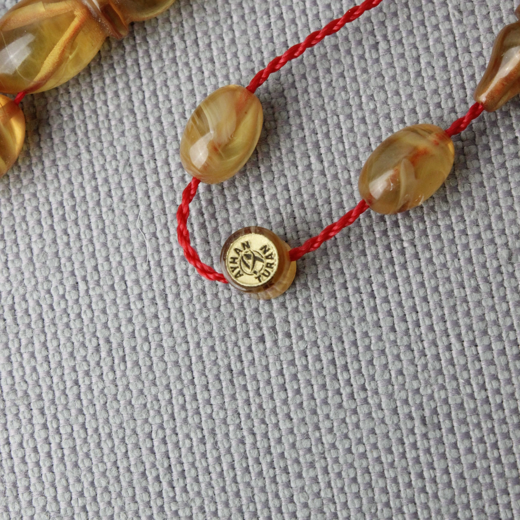 Ayhan Turan Usta İmzalı Beyzi Model Sıkma Kehribar Tespih