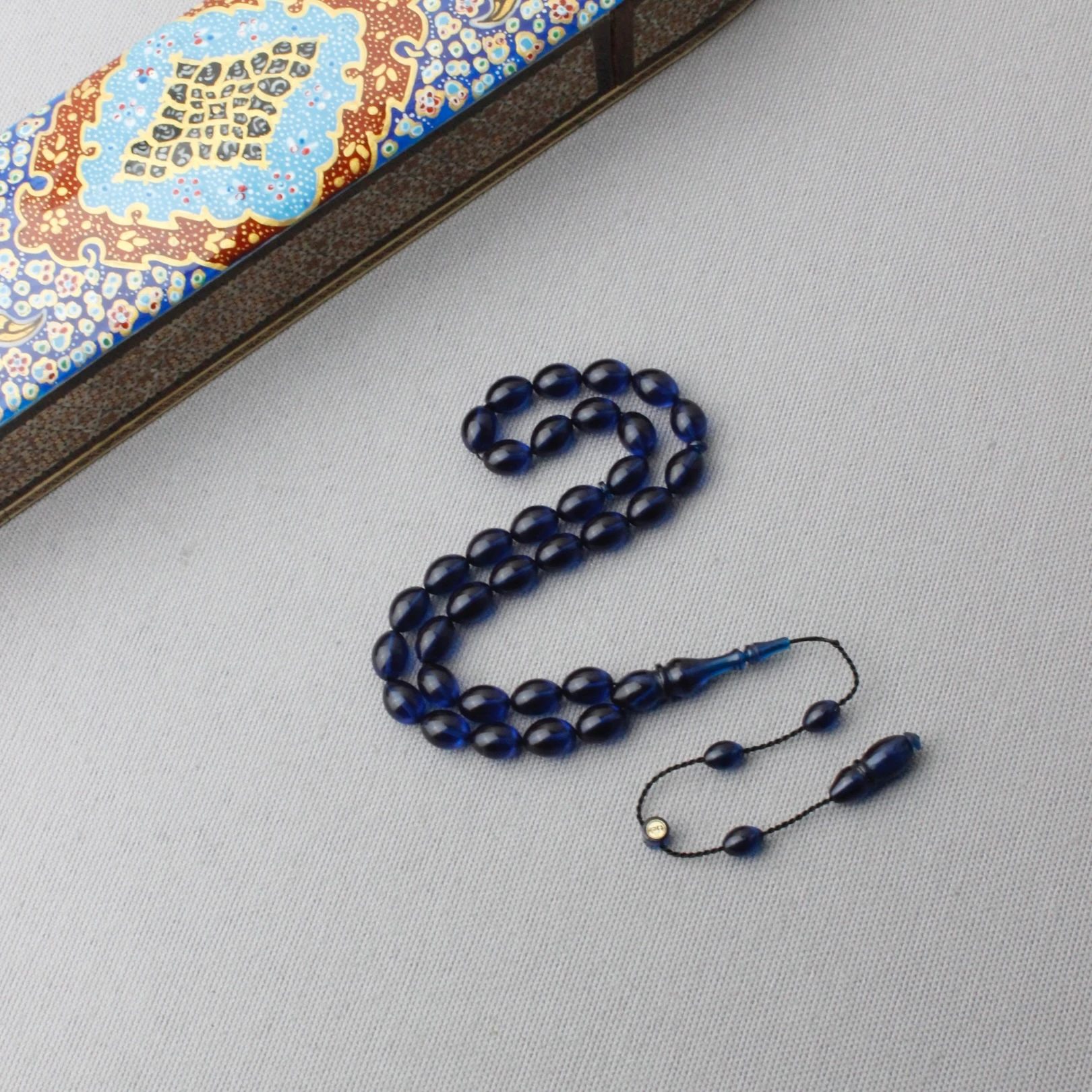 Parlement Mavisi Beyzi Model Tacir Usta İmzalı Sıkma Kehribar Tespih