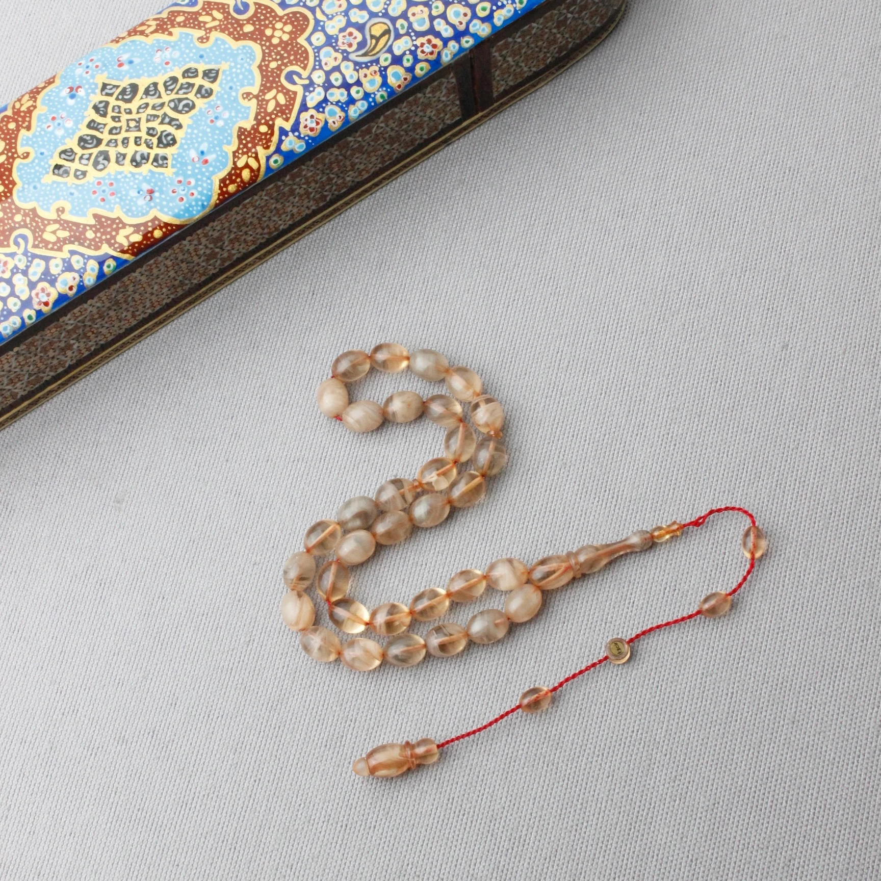 Beyaz Hamur Hareli Beyzi Model Tacir Usta İmzalı Sıkma Kehribar Tespih