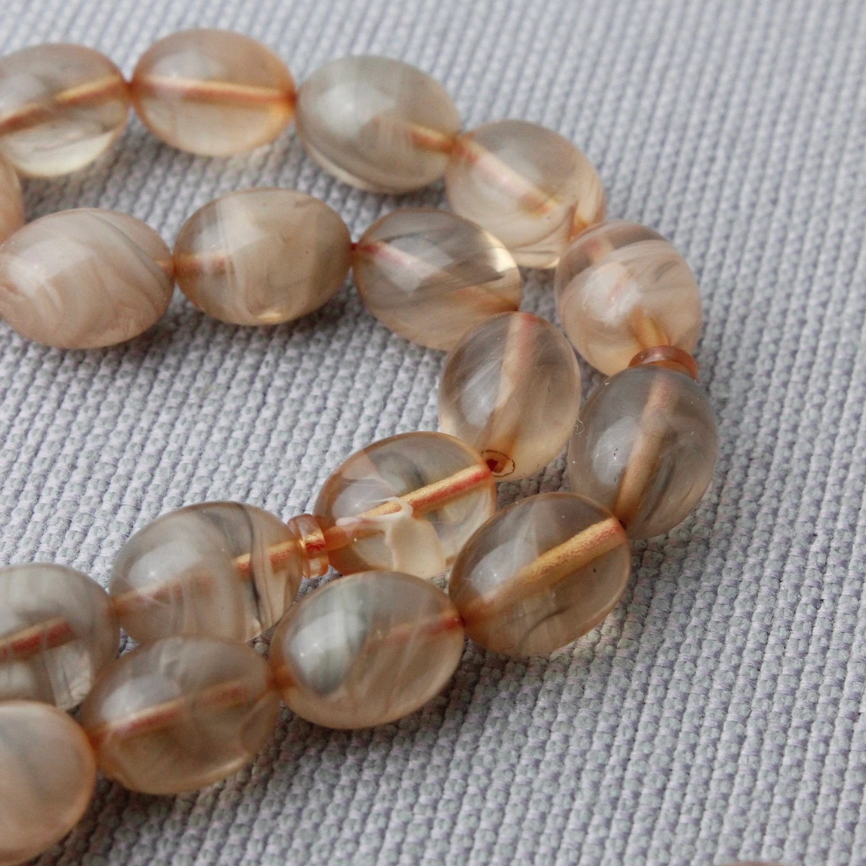 Beyaz Hamur Hareli Beyzi Model Tacir Usta İmzalı Sıkma Kehribar Tespih