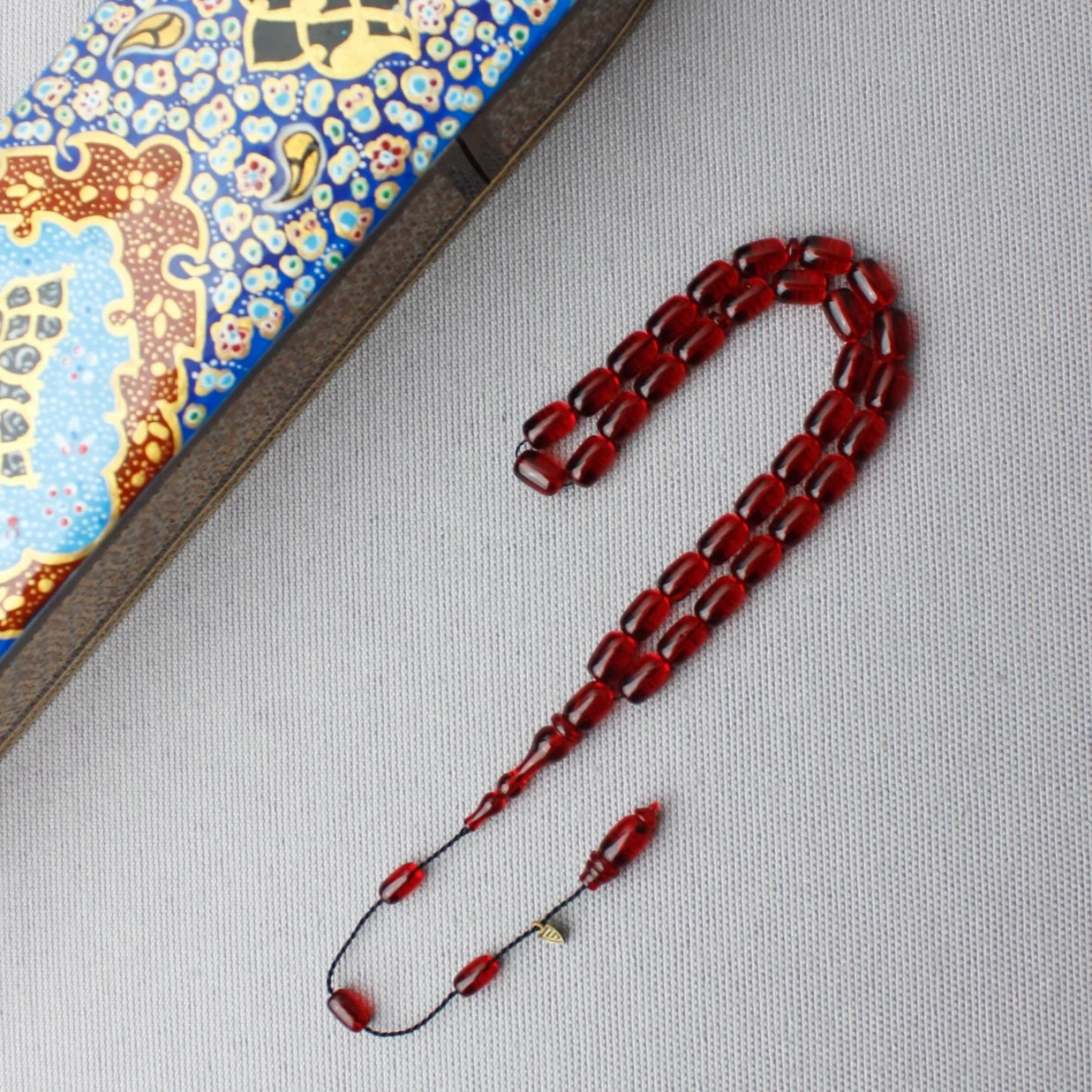 Serkan Başkan Usta İmzalı El Boy Kapsül Kesim Kırmızı Renk Ateş Kehribar Tespih