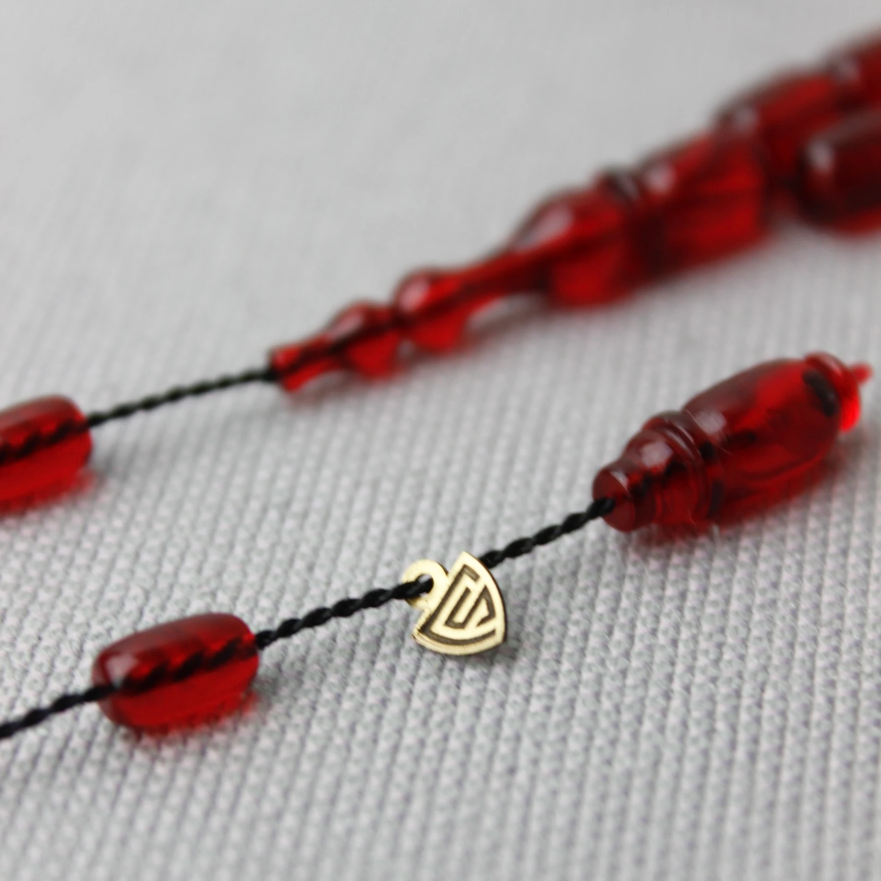 Serkan Başkan Usta İmzalı El Boy Kapsül Kesim Kırmızı Renk Ateş Kehribar Tespih