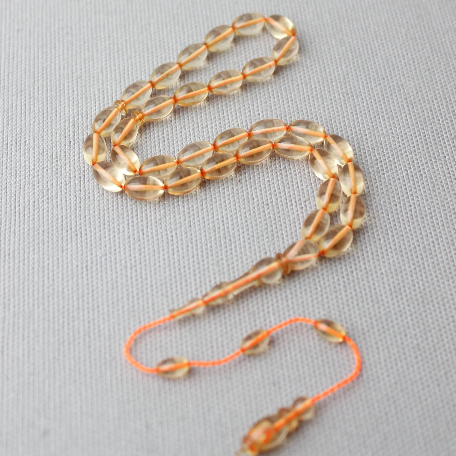 Beyzi Model El Boy Şeffaf Renk Ateş Kehribar Tespih