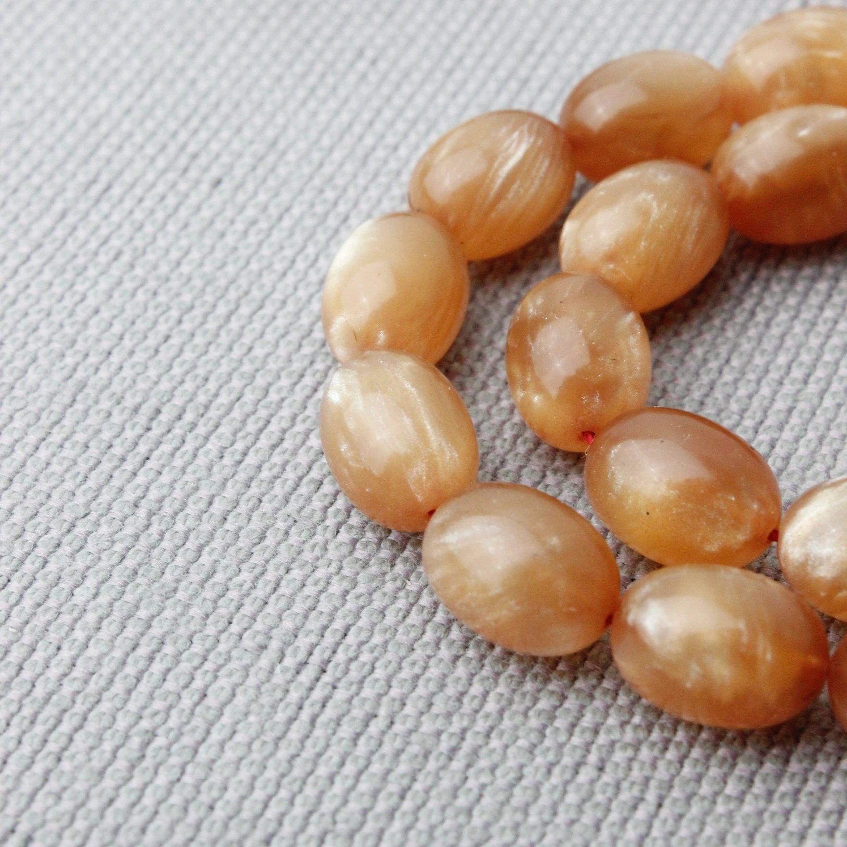 Sedefli Hamur Krem Rengi Tacir Usta İmzalı Beyzi Model Sıkma Kehribar Tespih