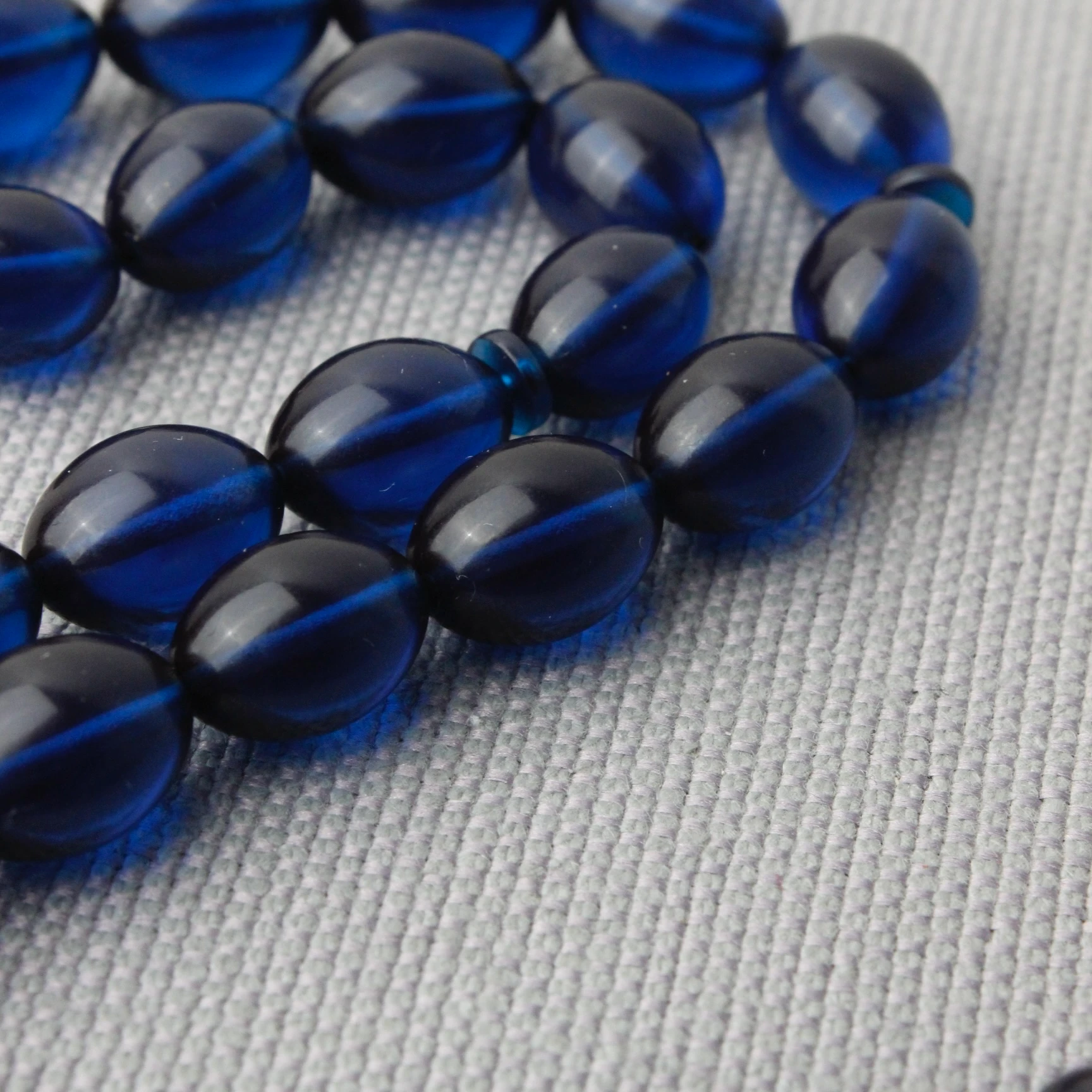 Parlement Mavisi Beyzi Model Tacir Usta İmzalı Sıkma Kehribar Tespih