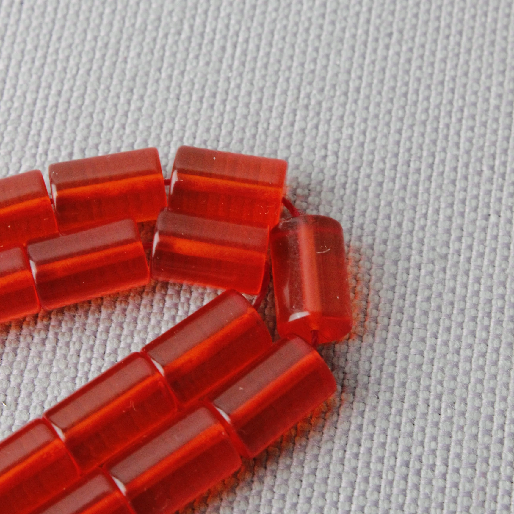 Tacir Usta İmzalı Kesme Model Kırmızı Renk Sıkma Kehribar Tespih