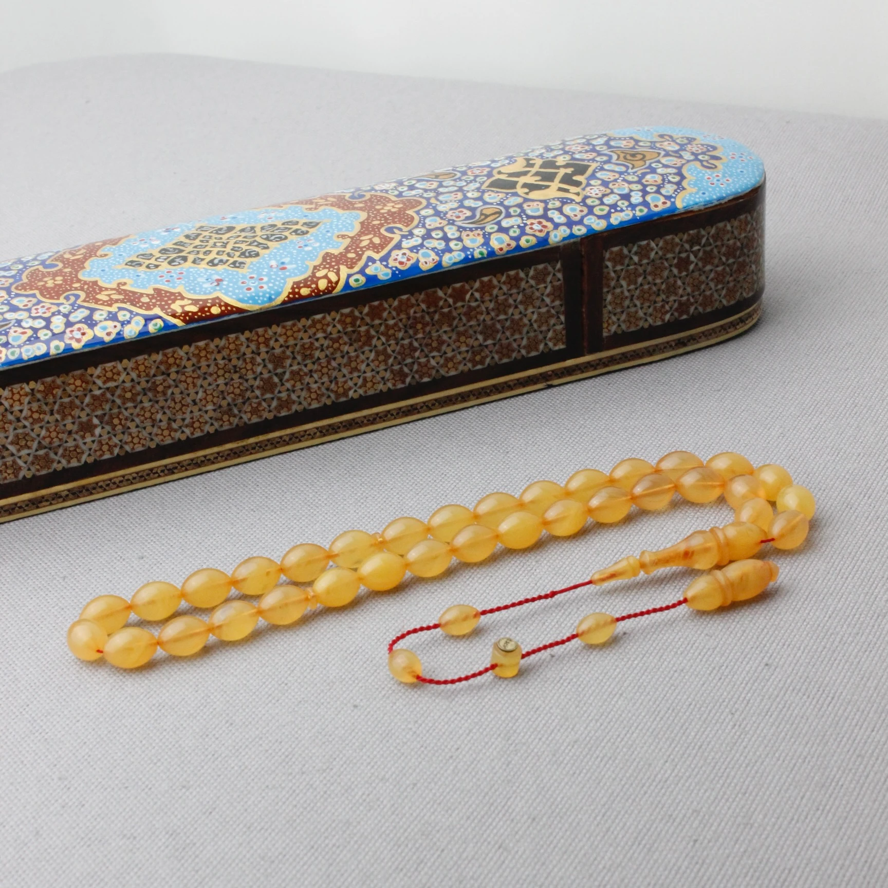 Tacir Usta İmzalı Beyzi Model Hareli Sıkma Kehribar Tespih