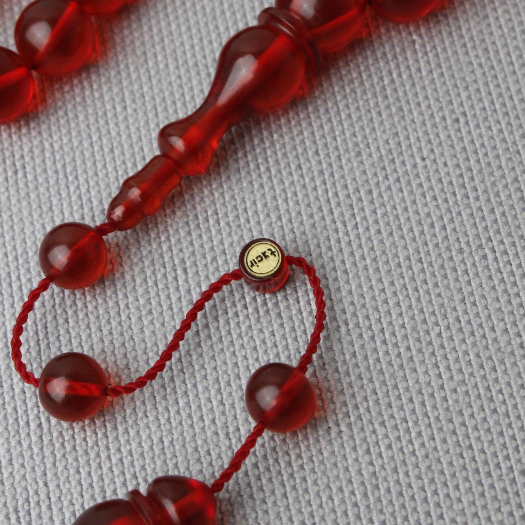 Tacir Usta İmzalı Küre Kesim Kırmızı Renk Ateş Kehribar Tespih