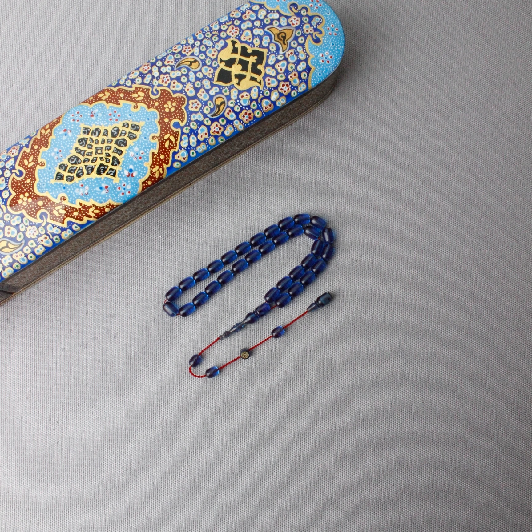 El Boy Usta İmzalı Kapsül Kesim Mavi Renk Sıkma Kehribar Tespih