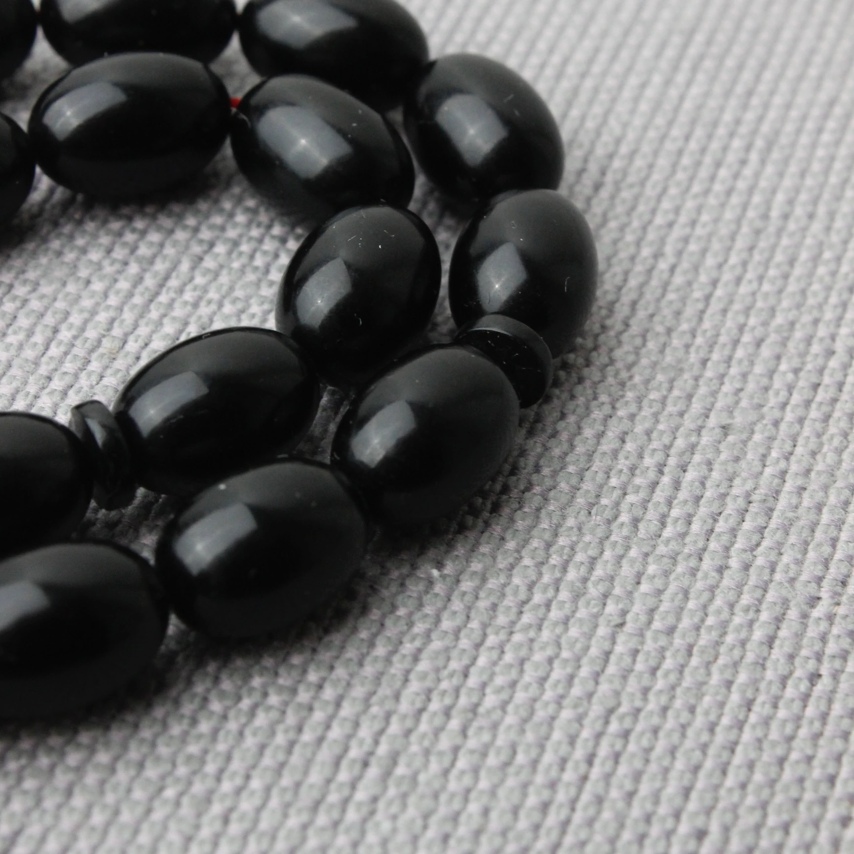 Siyah Renk Tacir Usta İmzalı Sıkma Kehribar Tespih