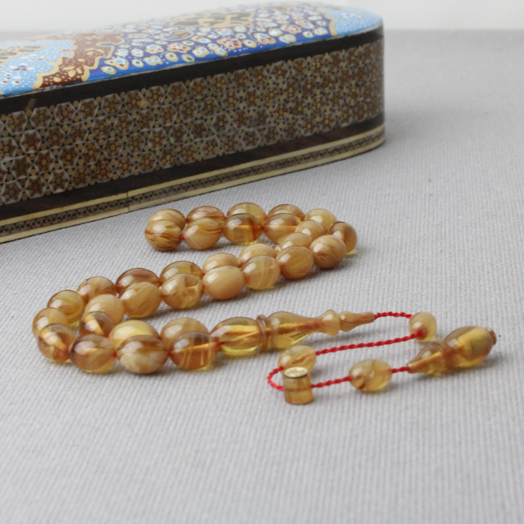 Ayhan Turan Usta İmzalı Beyzi Model Sıkma Kehribar Tespih