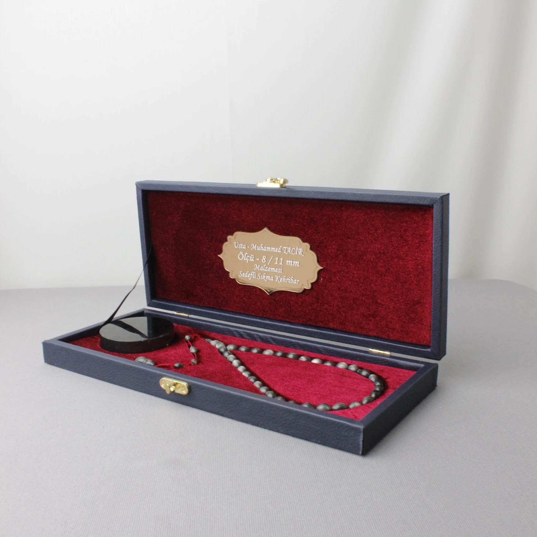 Özel Kutusunda Ham Malzemesiyle Beraber Tacir Usta İmzalı Sedefli Sıkma Kehribar Tespih