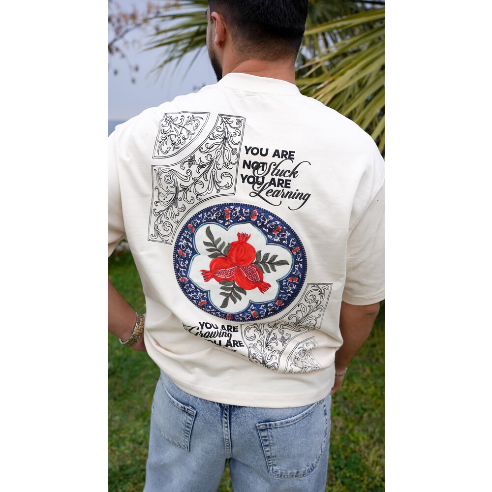 Oversize Nakış Detaylı Tişört
