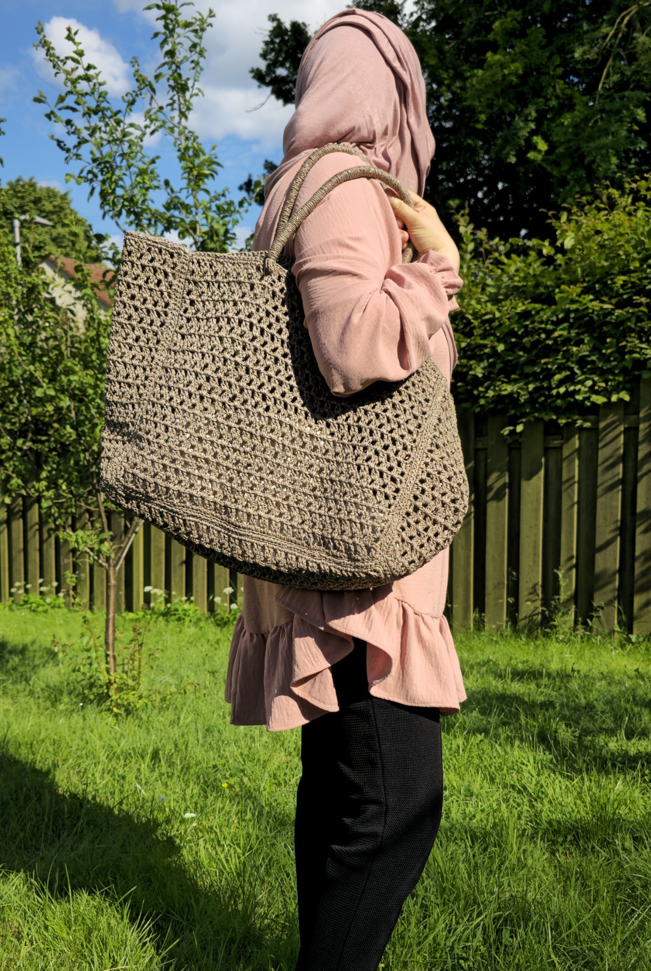 Handgemachte Häkeltasche aus Papiergarn 
