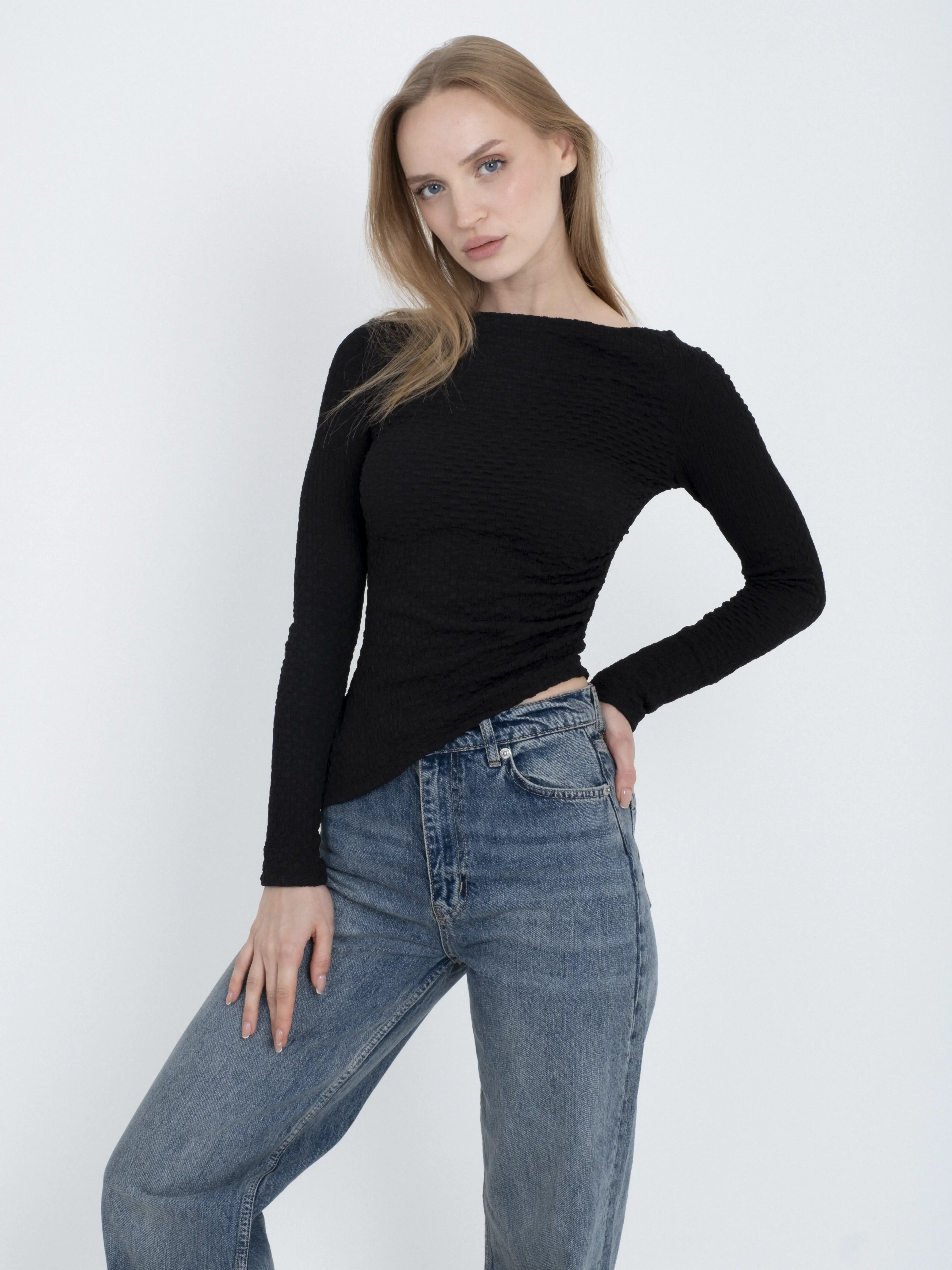 Dokulu Kumaş Asimetrik Uzun Kollu Body Bluz