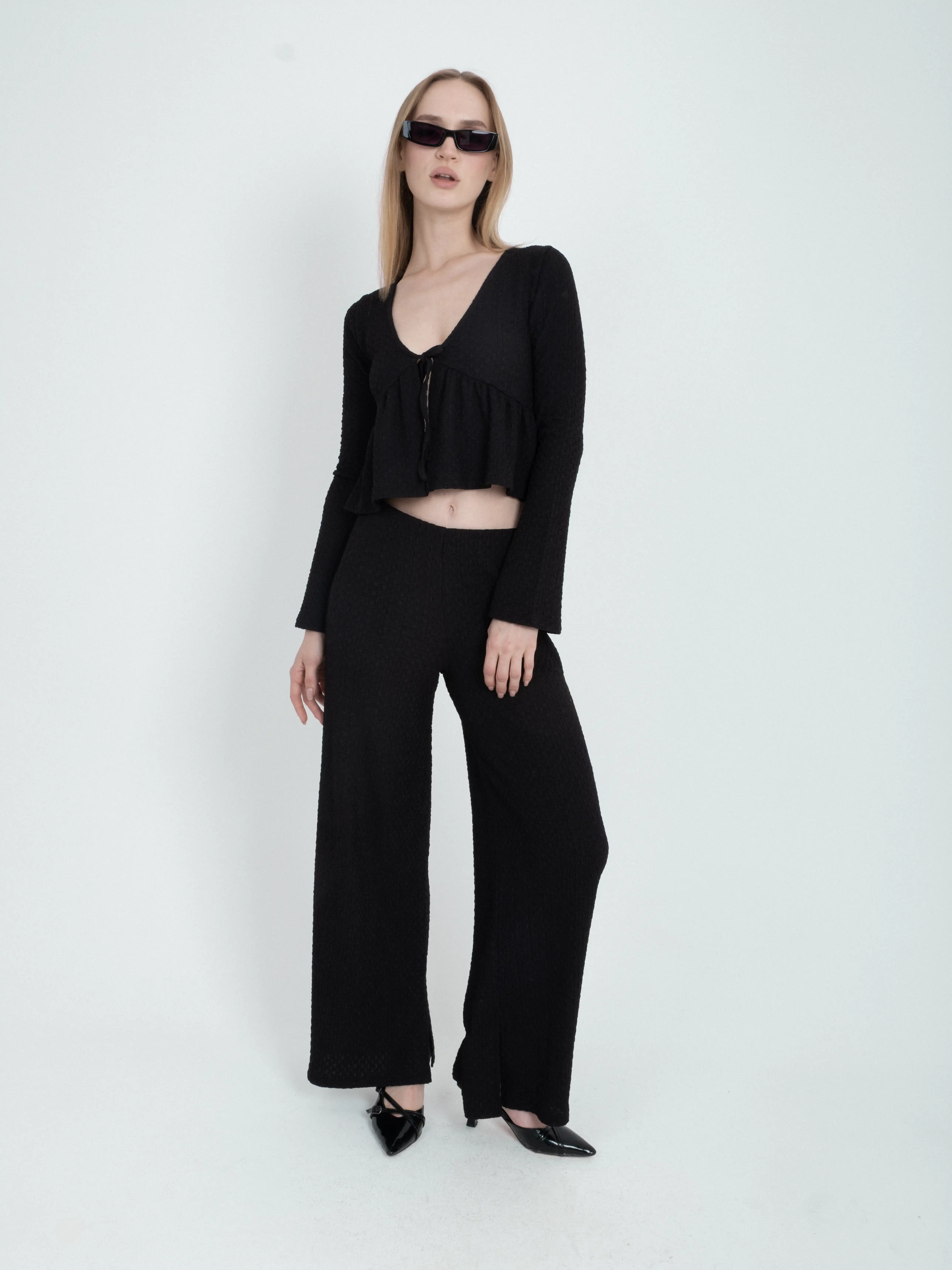 Dokulu Kumaş Dökümlü Yırtmaçlı Pantolon