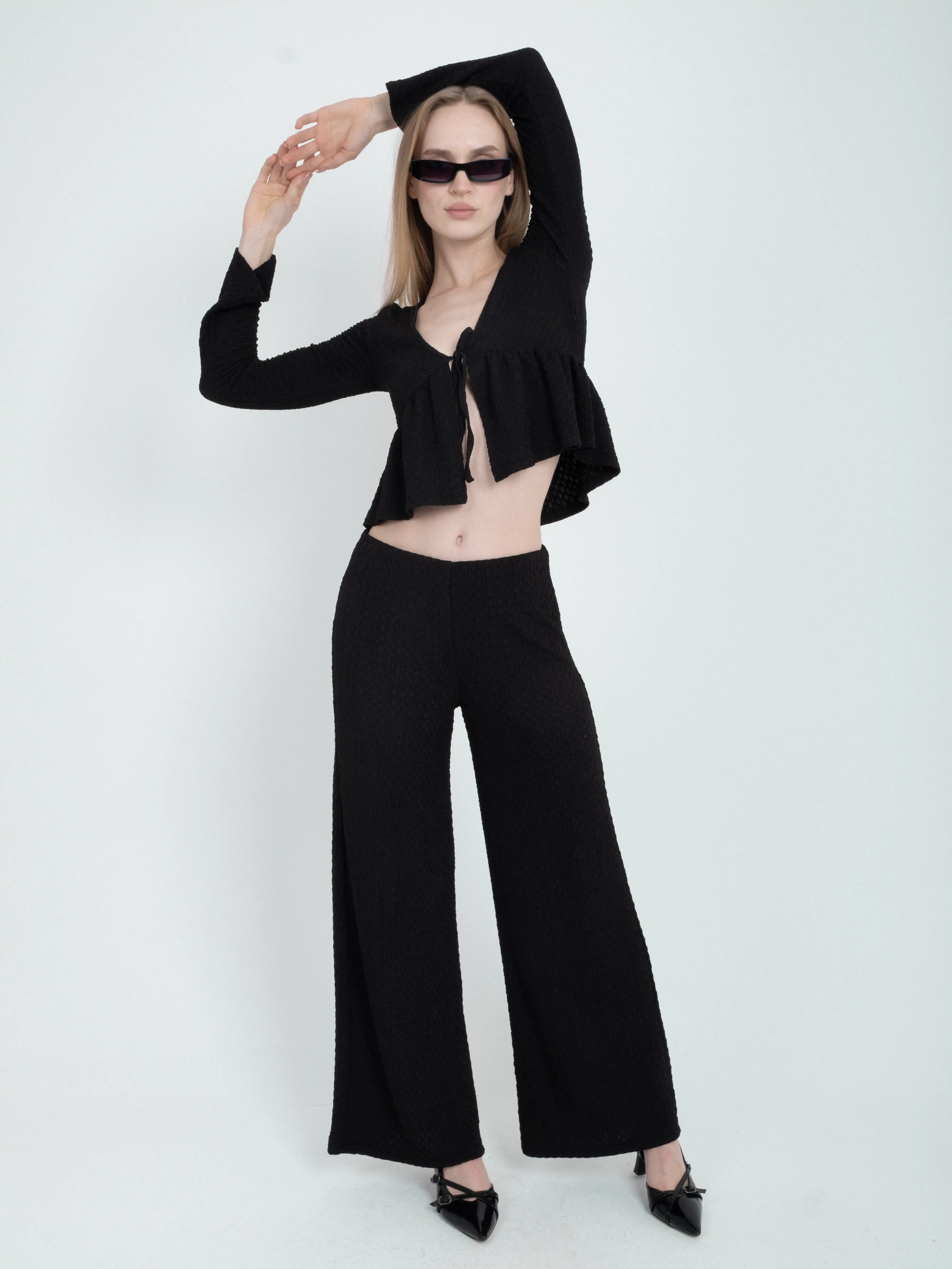 Dokulu Kumaş Dökümlü Yırtmaçlı Pantolon