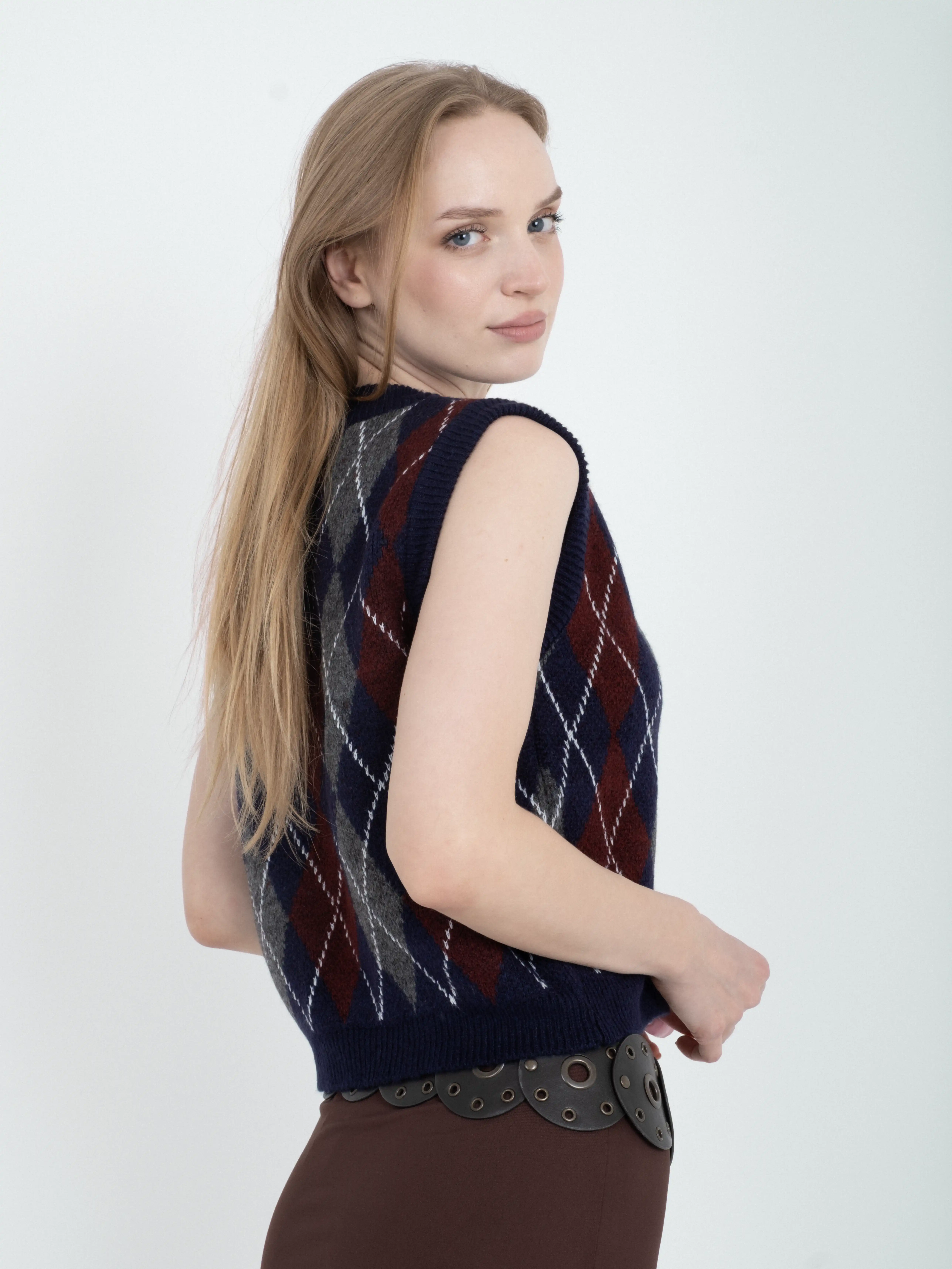 Baklava Desenli Kolsuz Triko Kazak