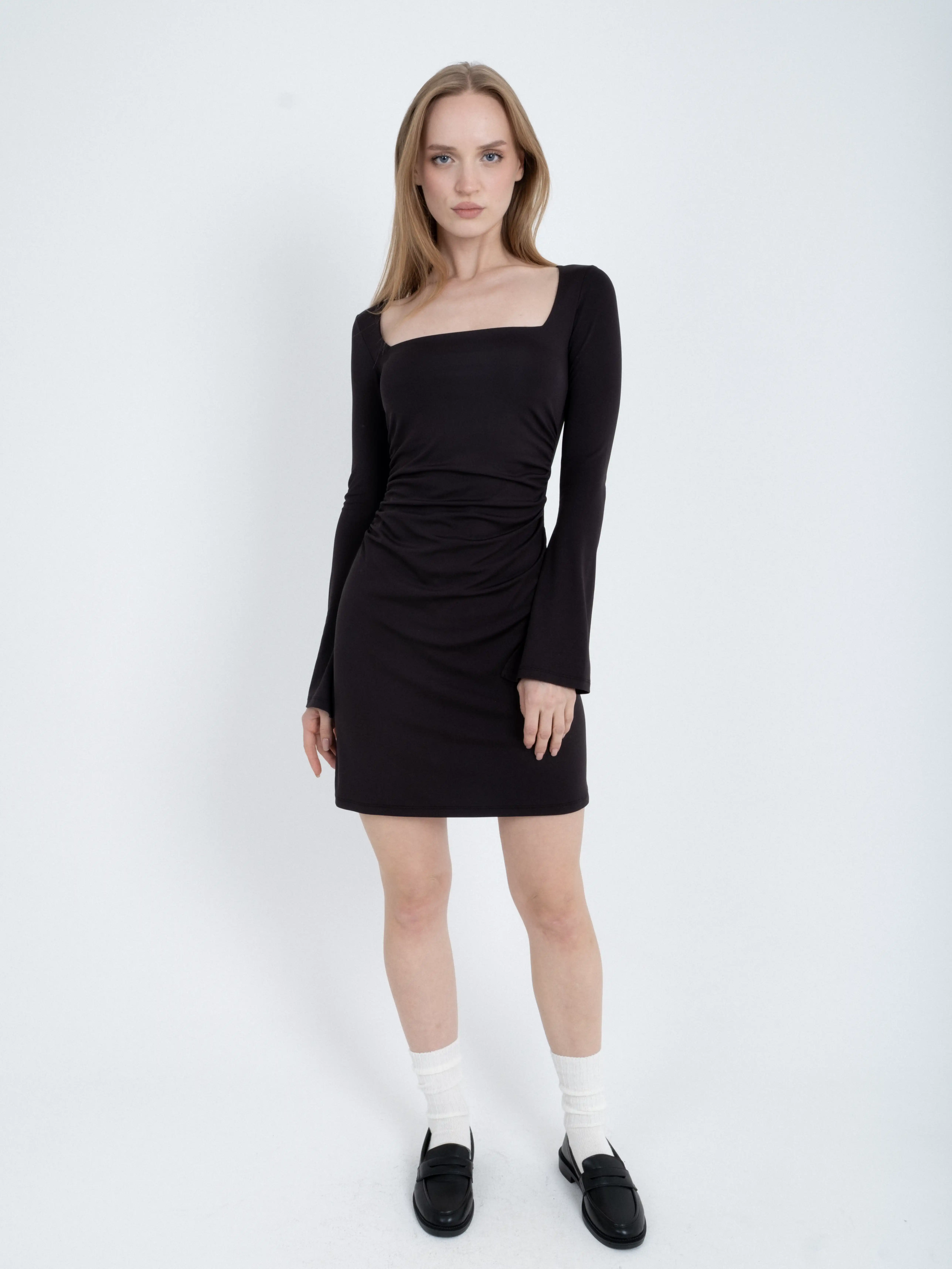 Kare Yaka Büzgülü Uzun Kollu Mini Elbise