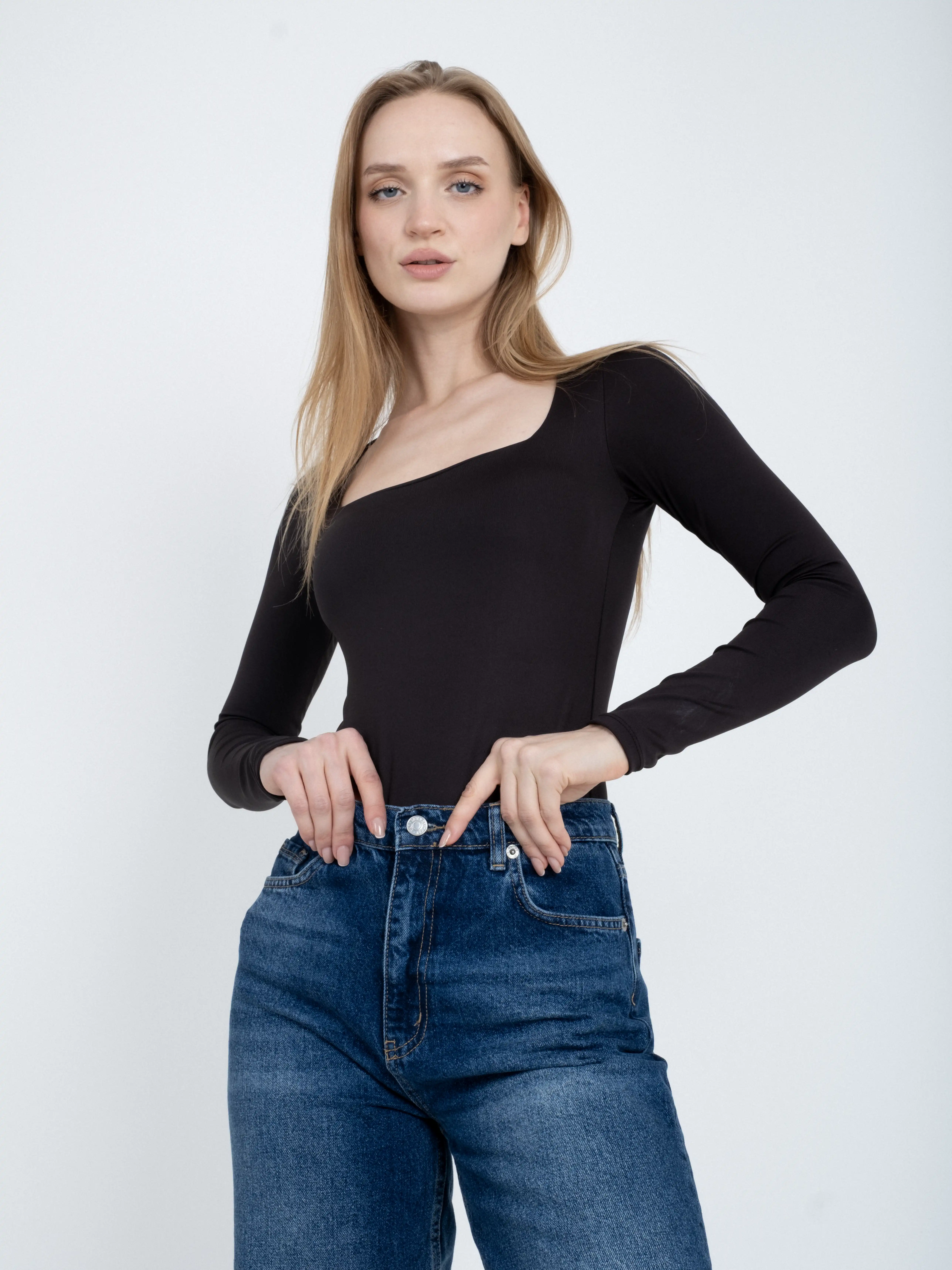 Kare Yaka Uzun Kollu Bodysuit