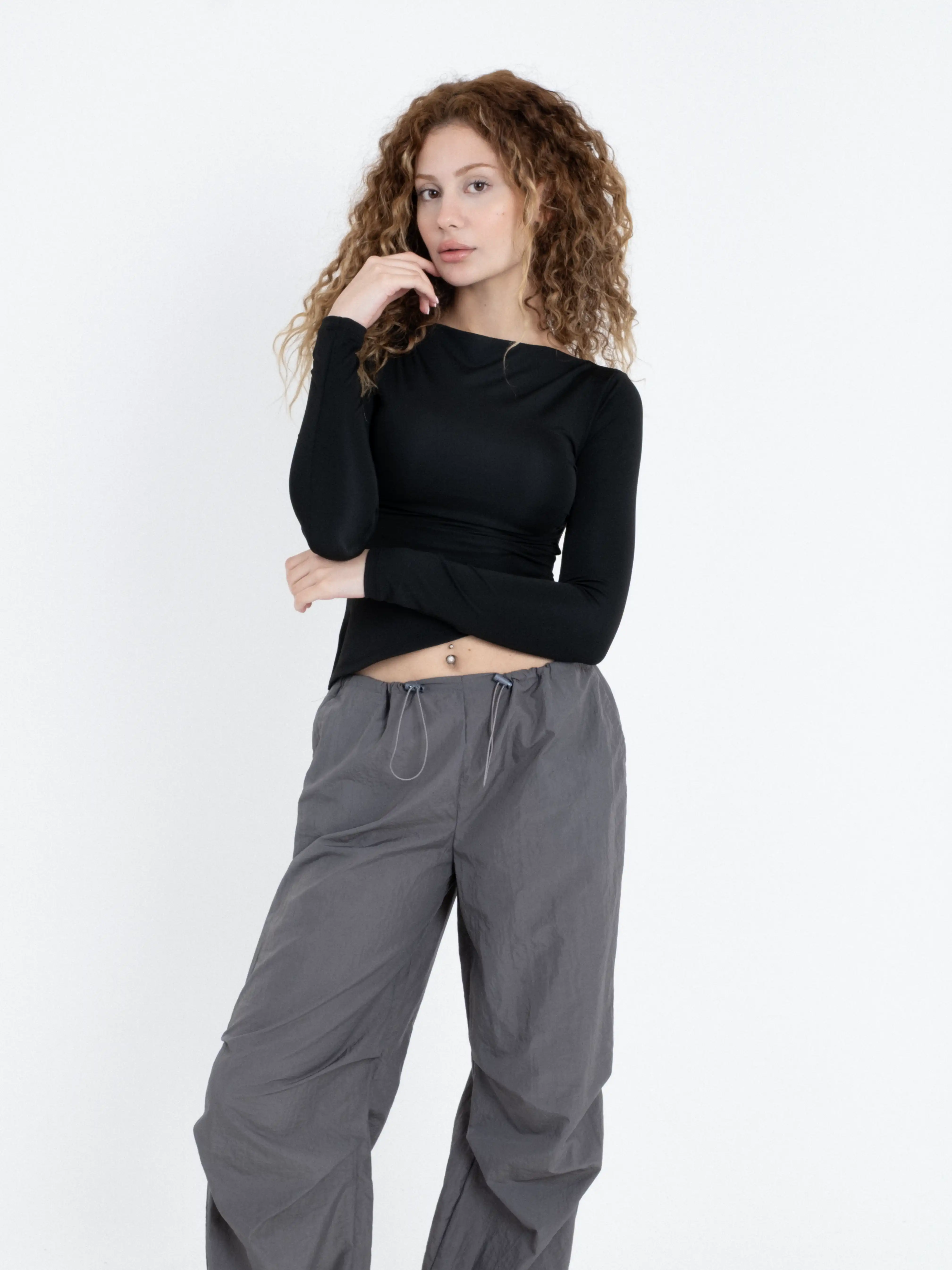 Büzgülü Yırtmaç Detyalı Uzun Kollu Crop Body