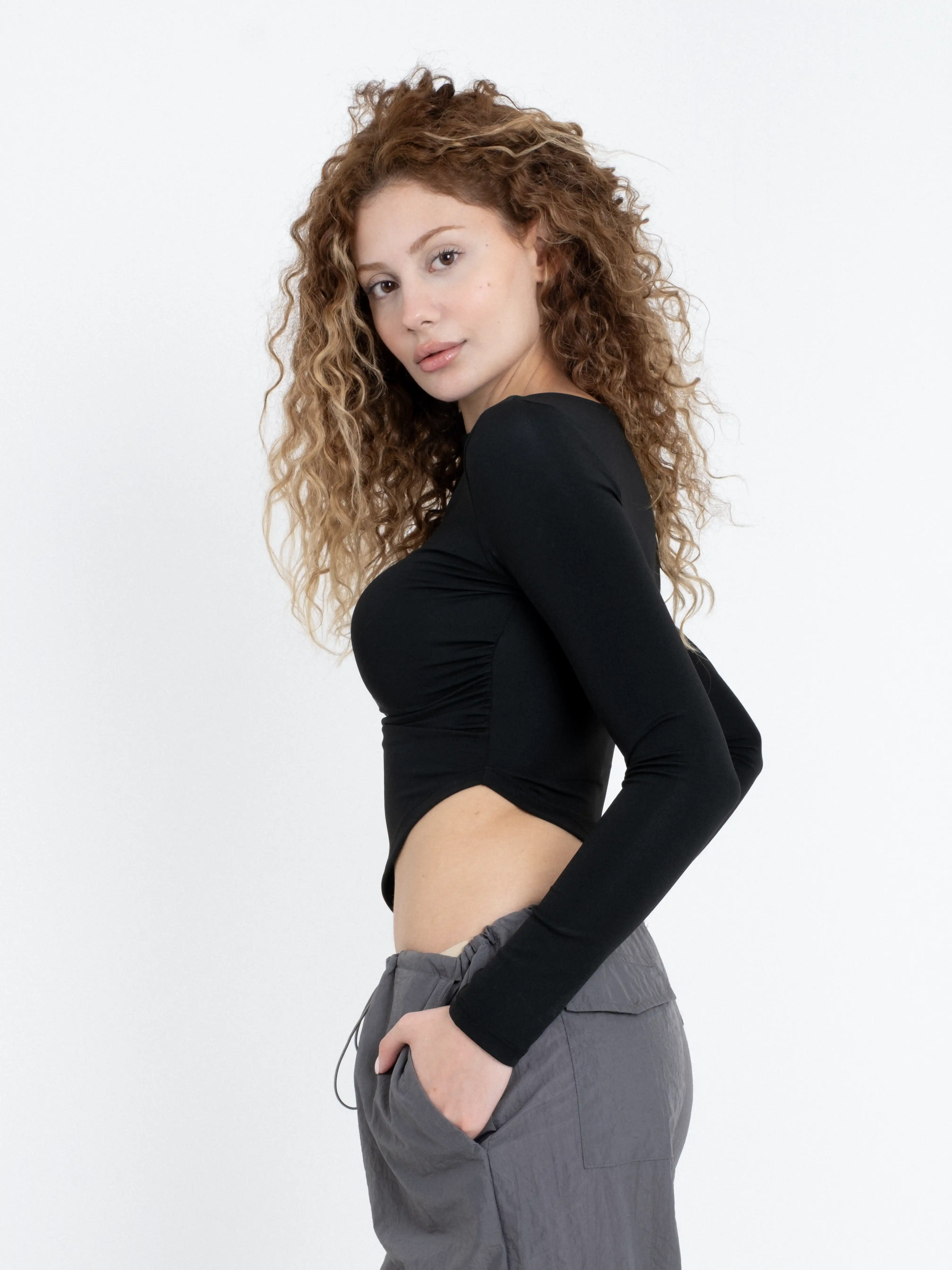 Büzgülü Yırtmaç Detyalı Uzun Kollu Crop Body