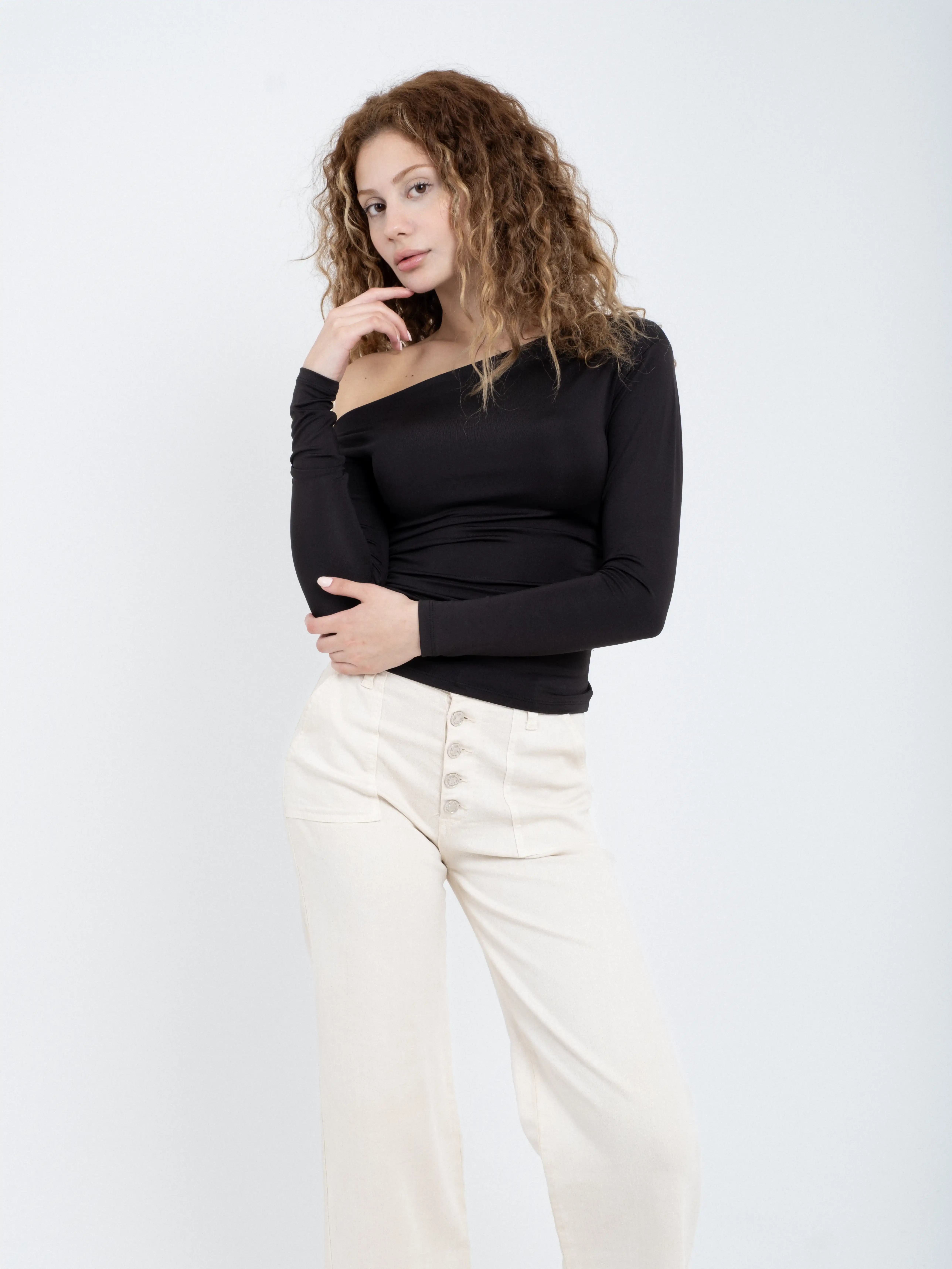 Kayık Yaka Düşük Omuz Büzgülü Uzun Kollu Body Bluz