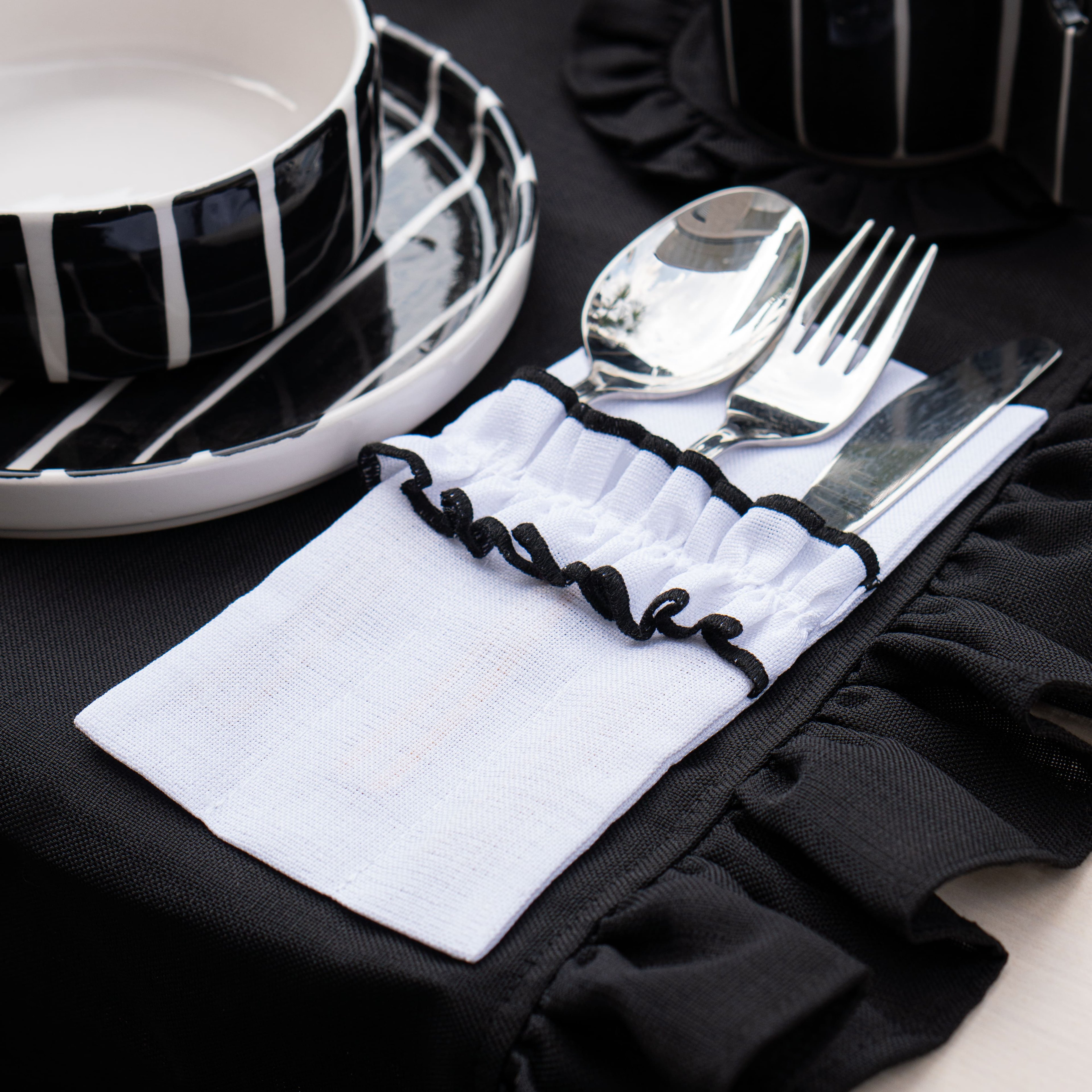 Black Detailed Ruffled Fork-Spoon-Knife Case 10x20