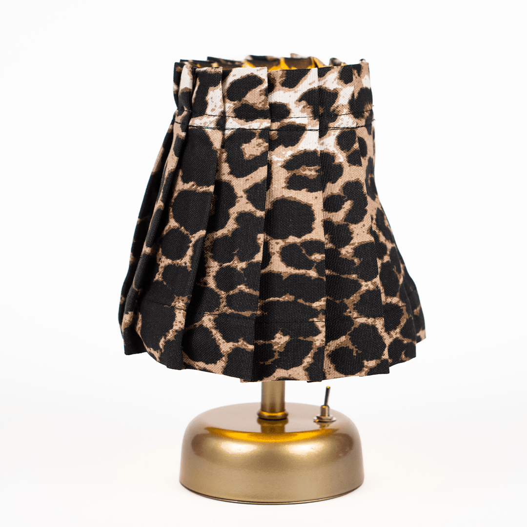 Leopar Pileli Masa Lambası