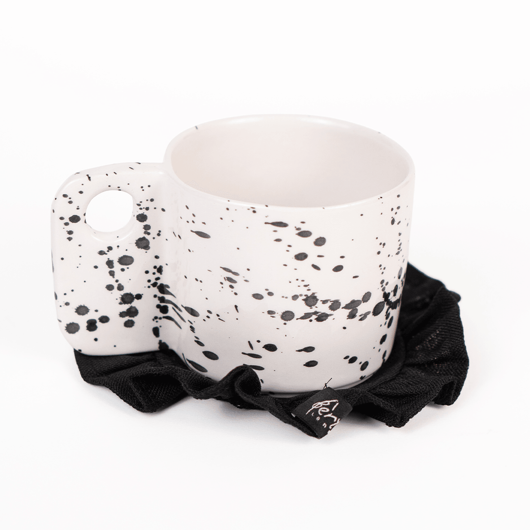 Black Filled Ruffled Linen Coaster 15x15