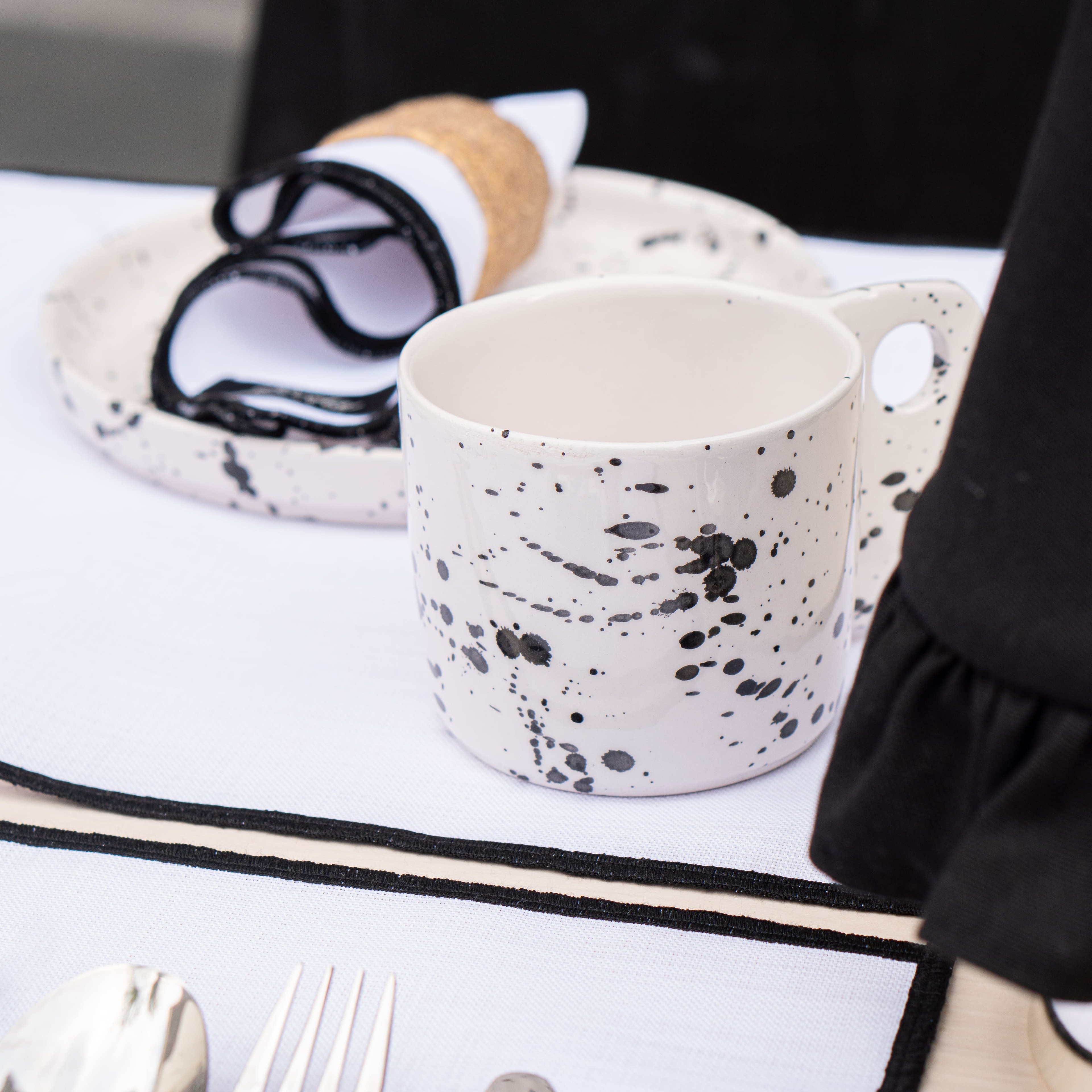 White Rectangular Pocket Placemat with Black Binding 45x35