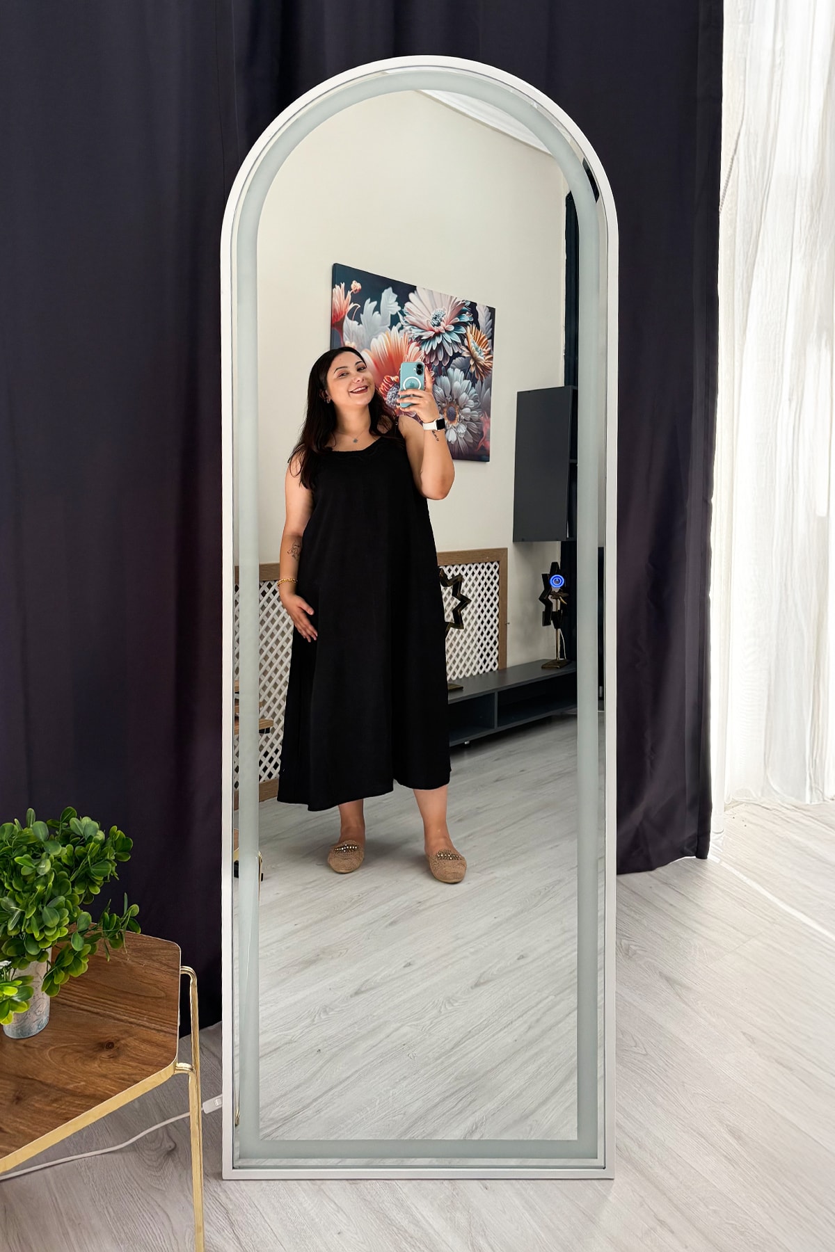 LED İşikli Metal Çerçeveli Influencer Ve Ayaklı Boy Aynası 180 x 60 Cm